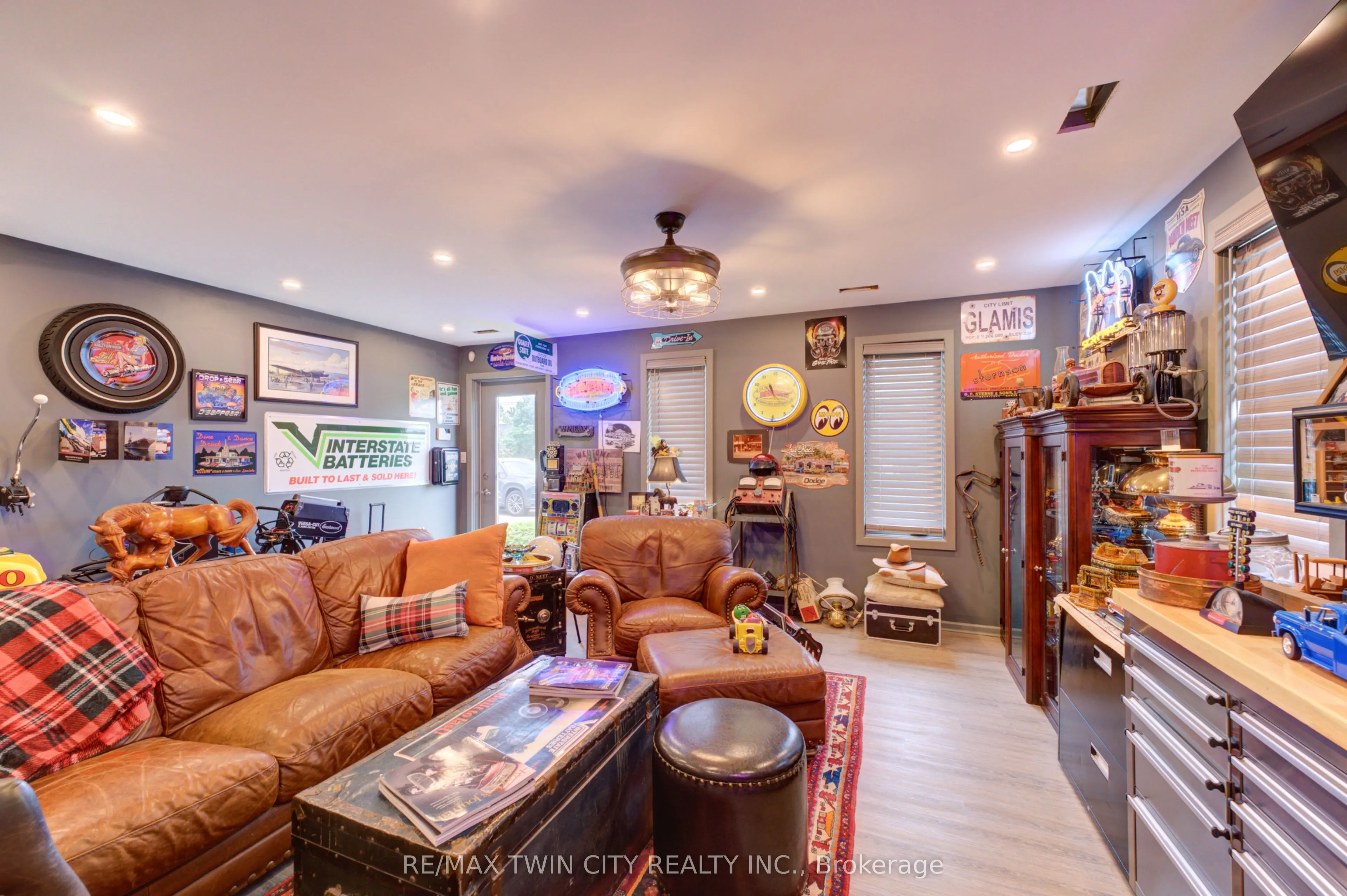 40 Curtis Avenue N