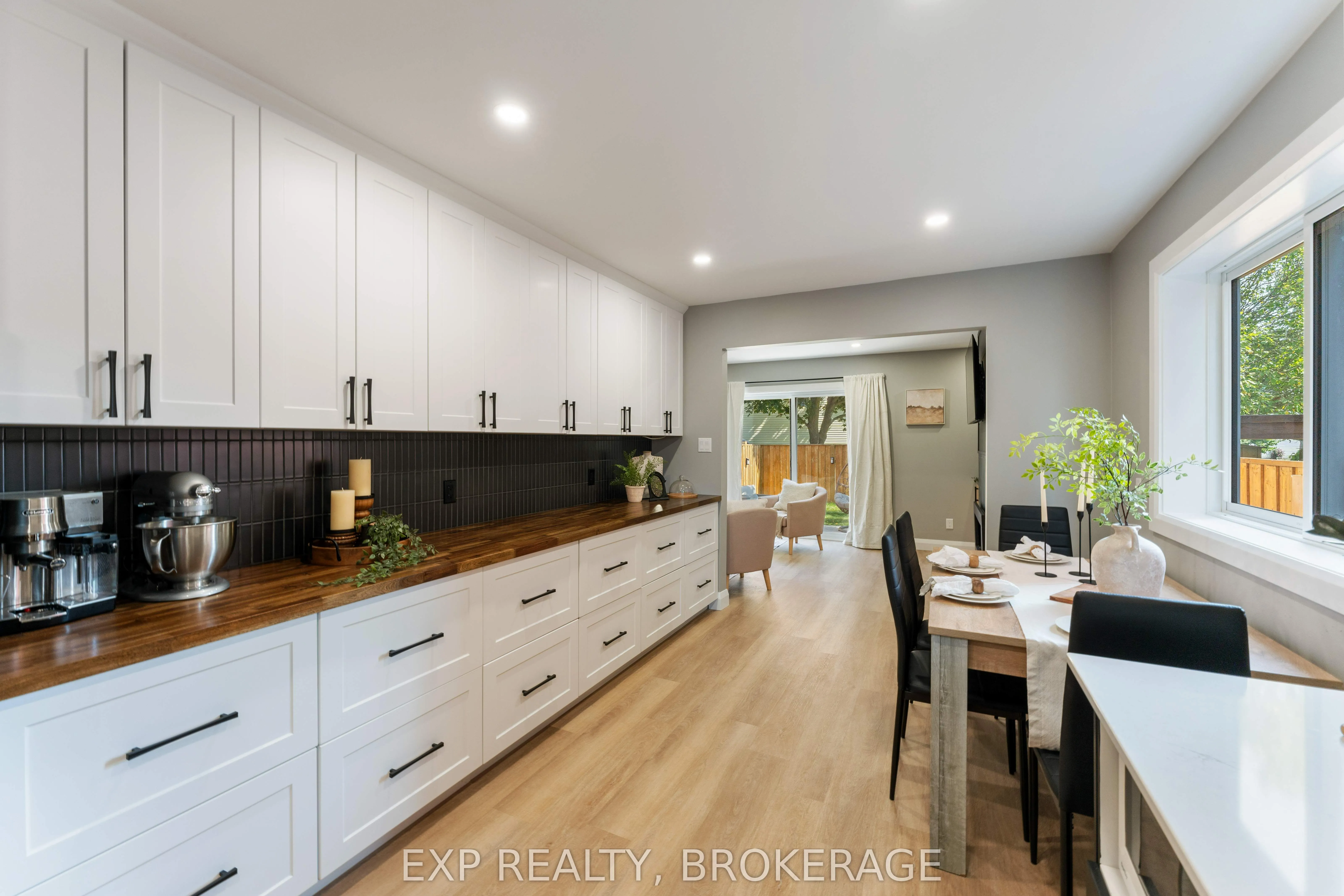 882 CLEARFIELD Crescent