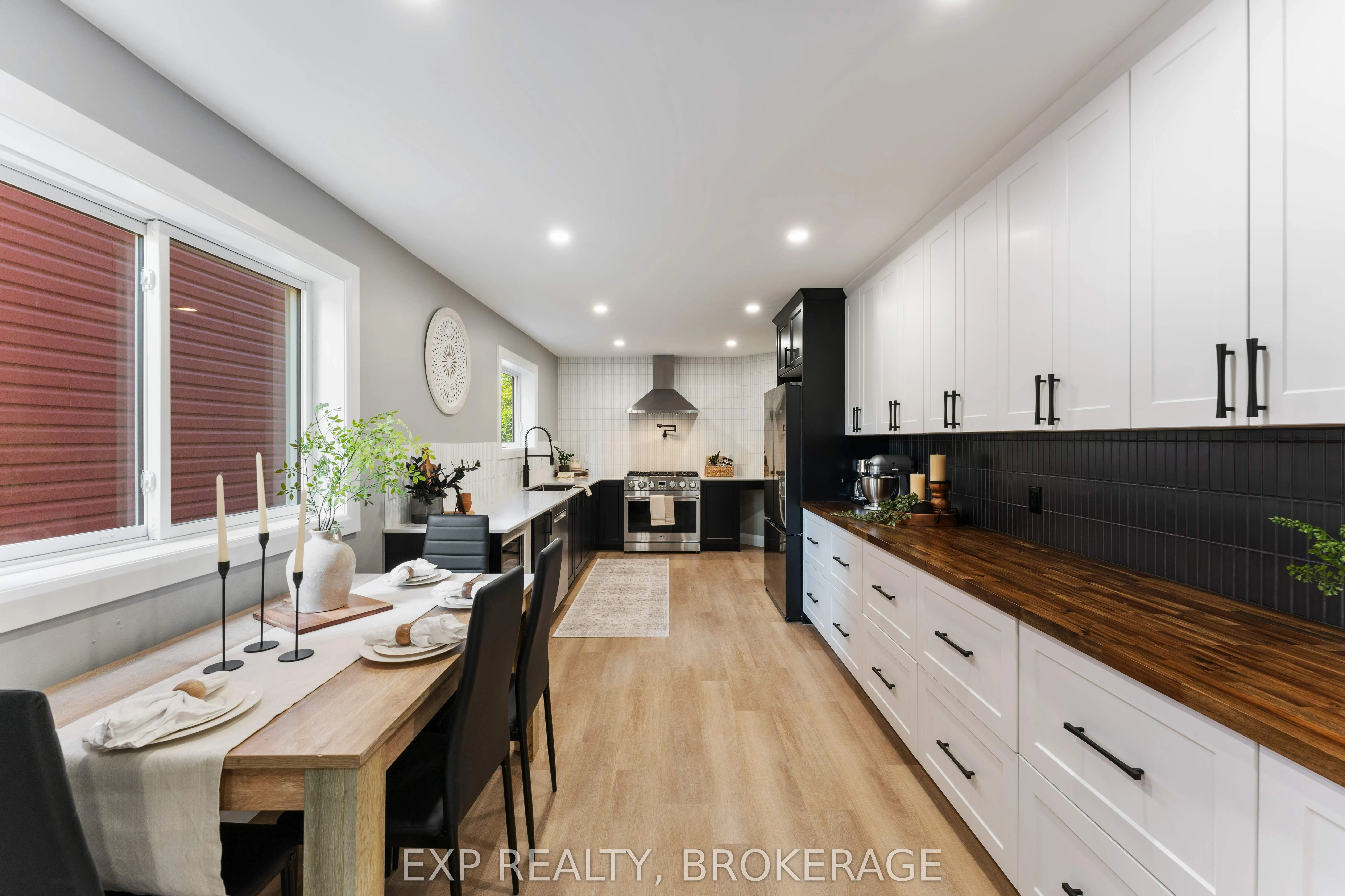882 CLEARFIELD Crescent