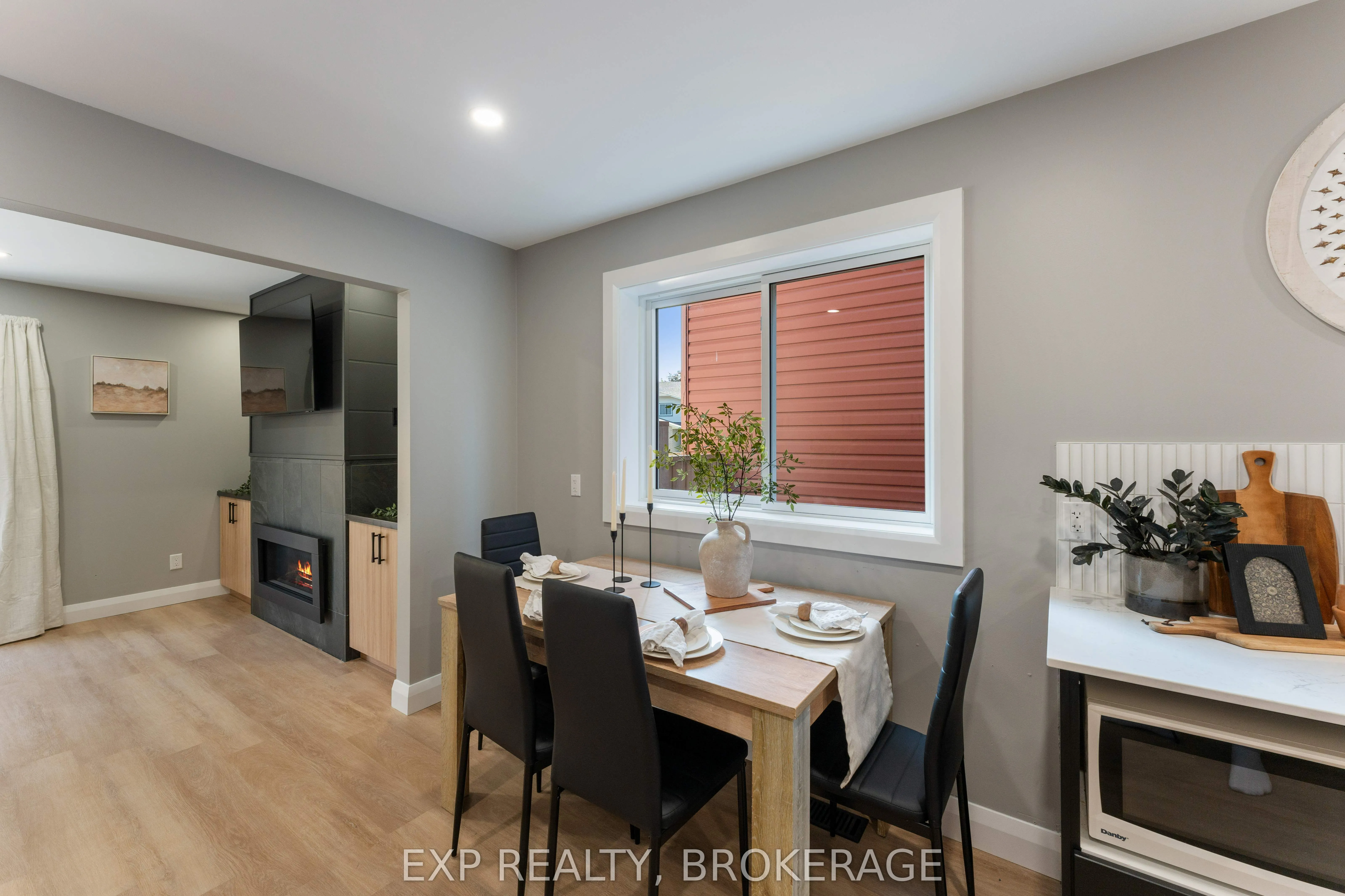 882 CLEARFIELD Crescent