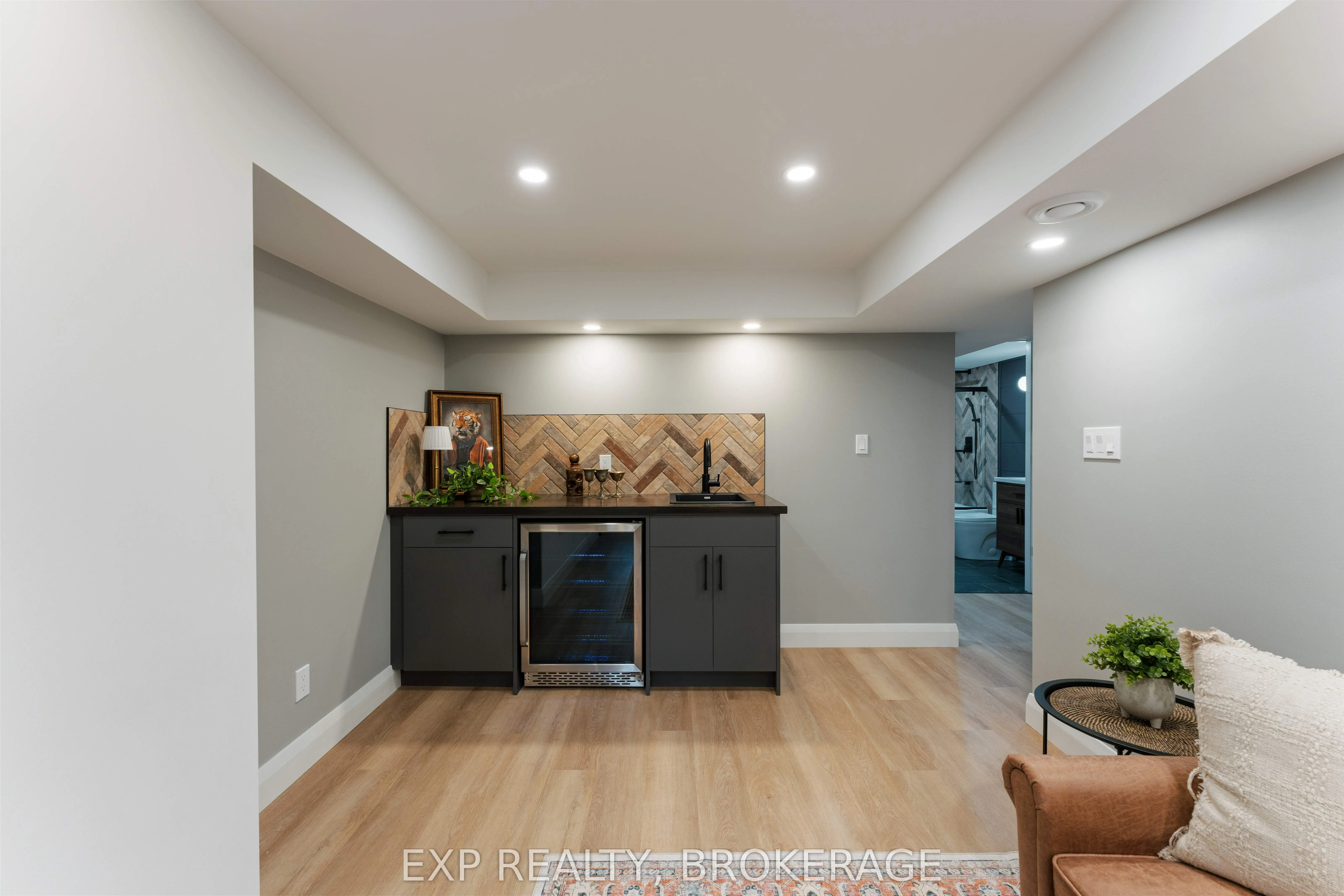 882 CLEARFIELD Crescent