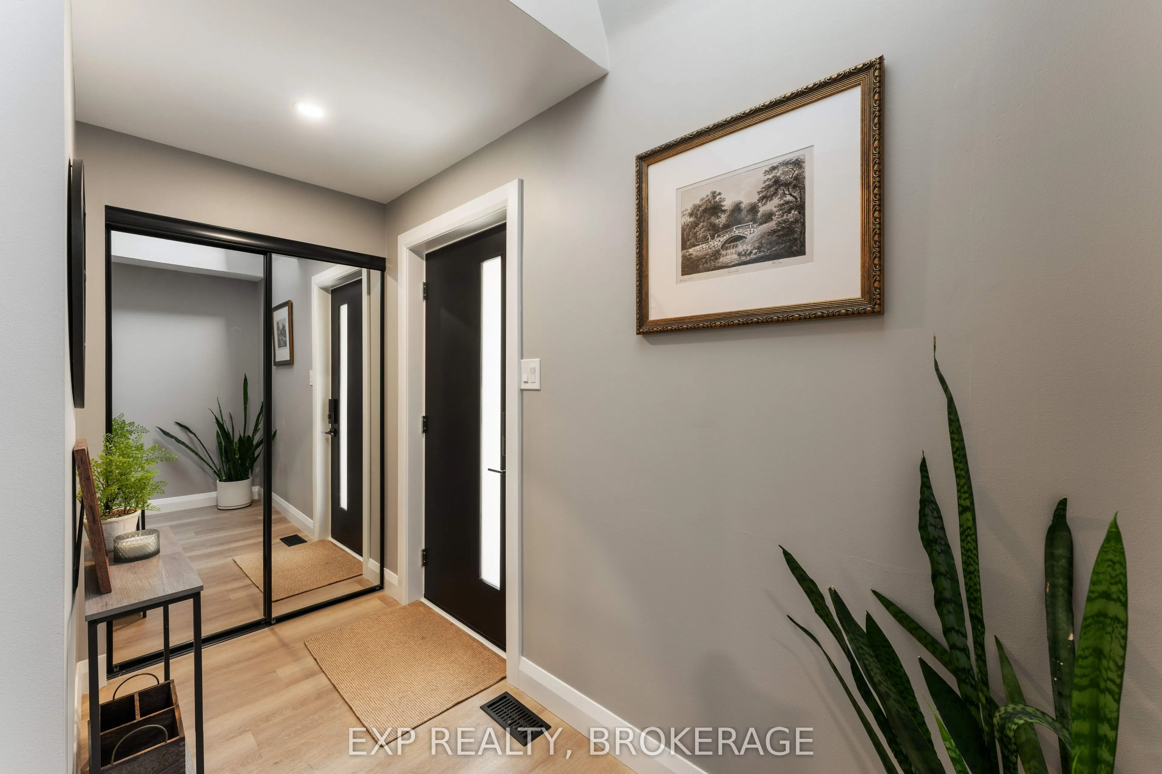 882 CLEARFIELD Crescent