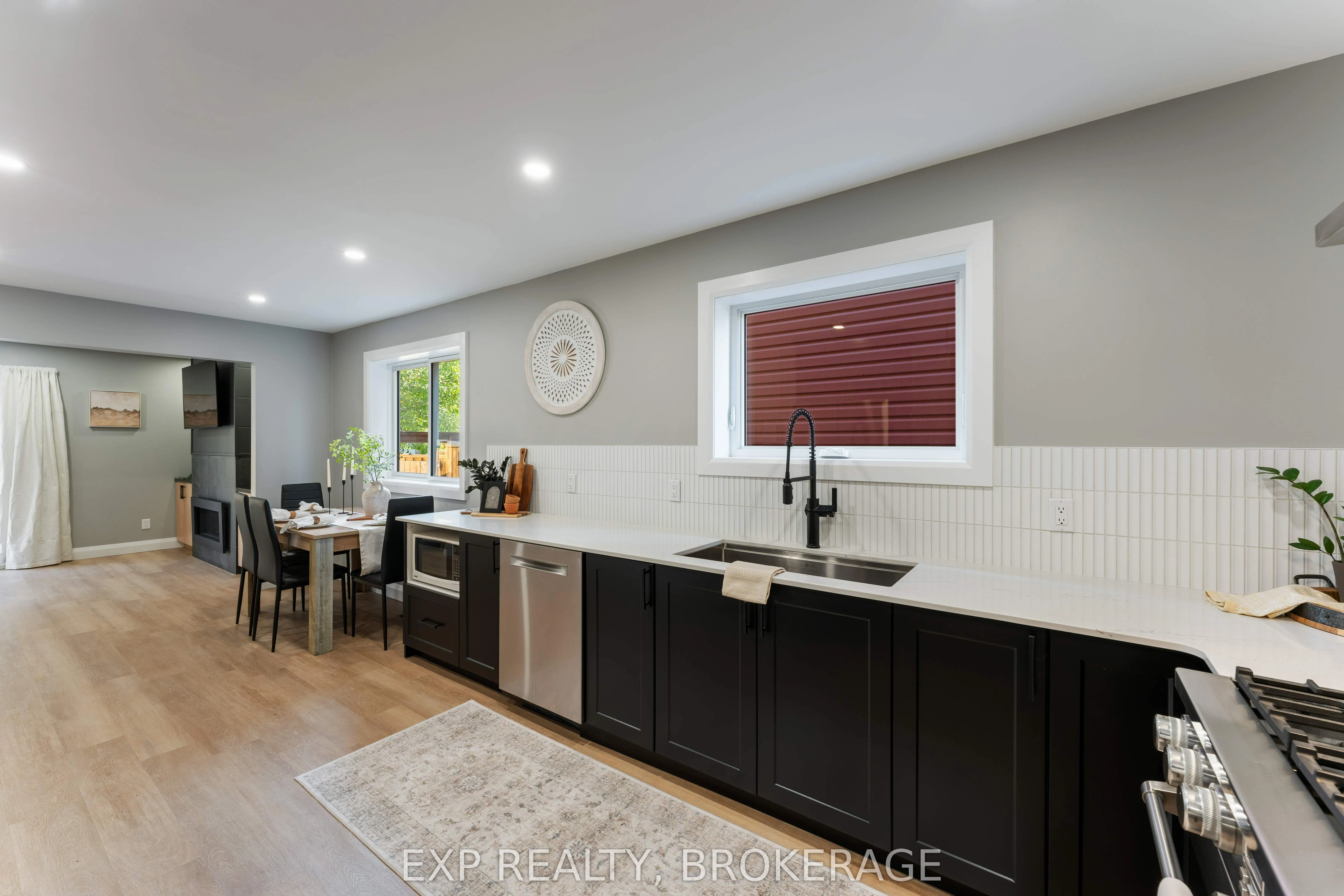 882 CLEARFIELD Crescent