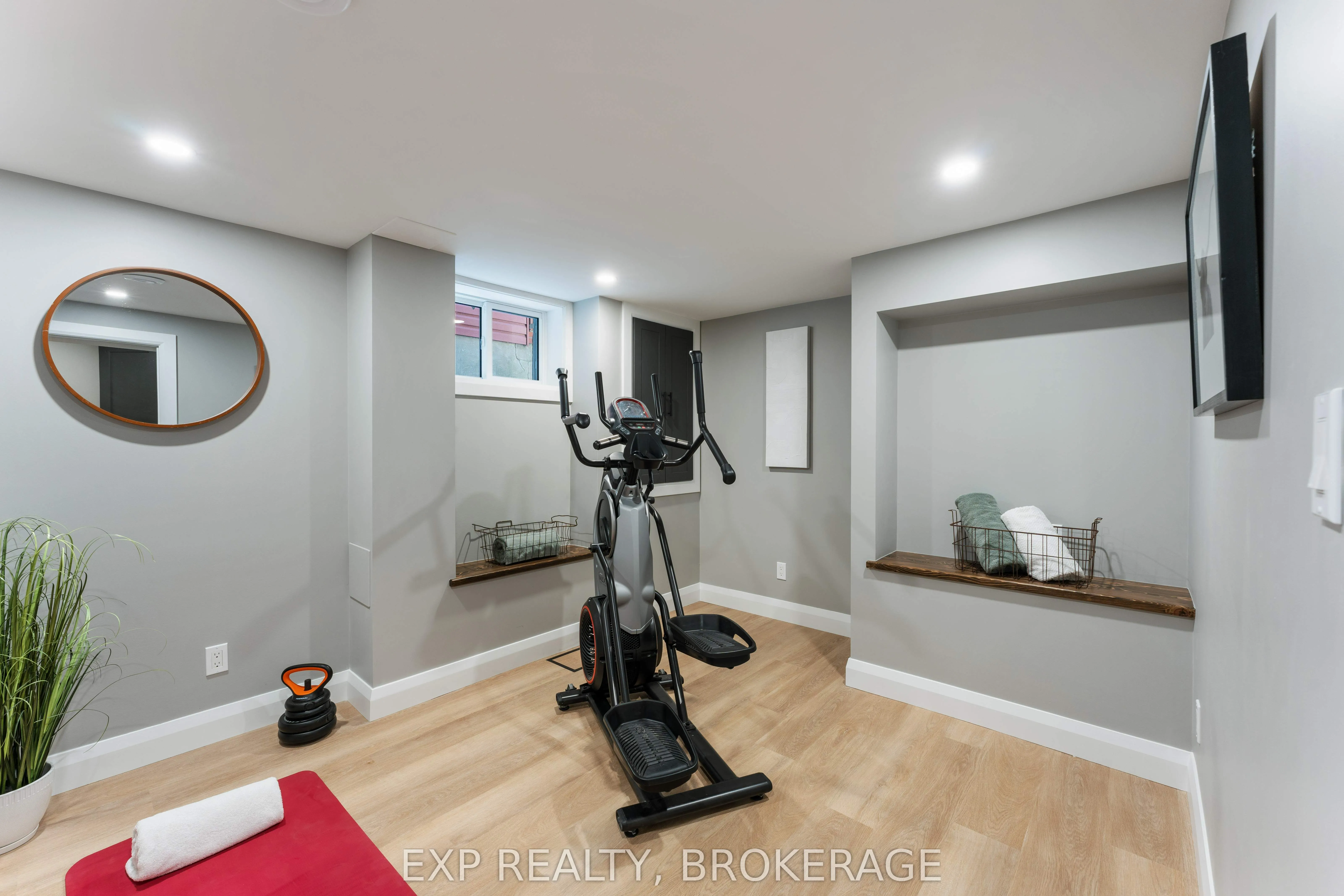 882 CLEARFIELD Crescent