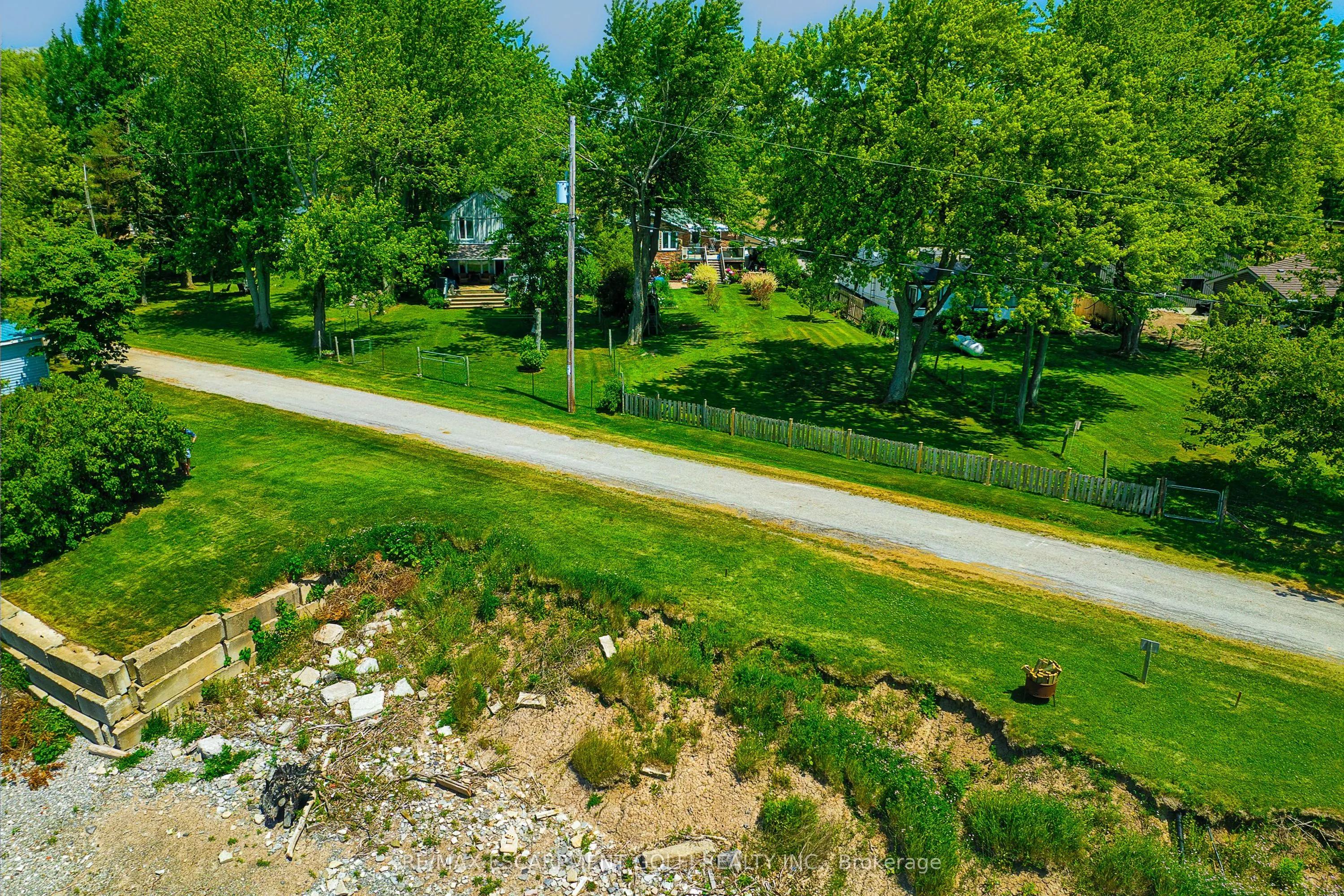 3058 Lakeshore Road