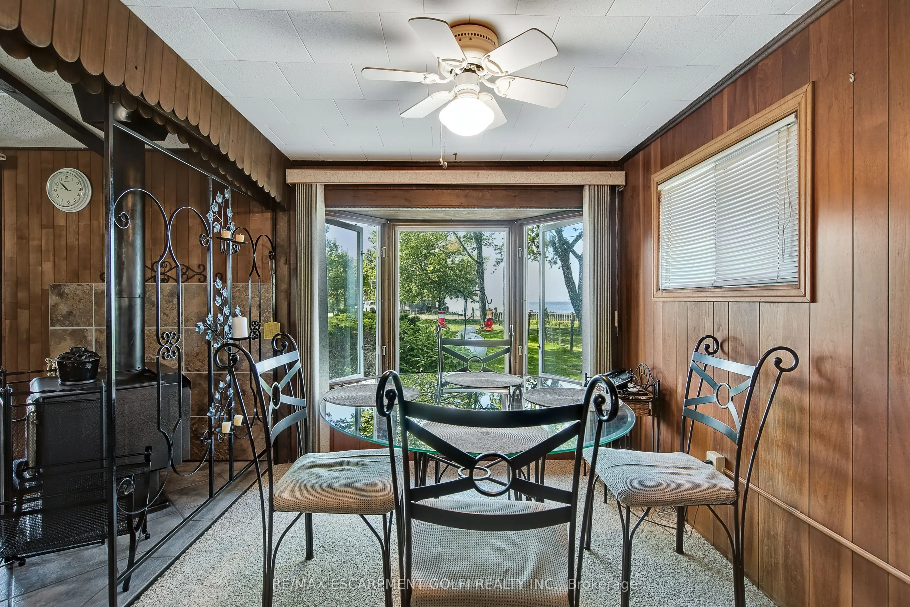 3058 Lakeshore Road