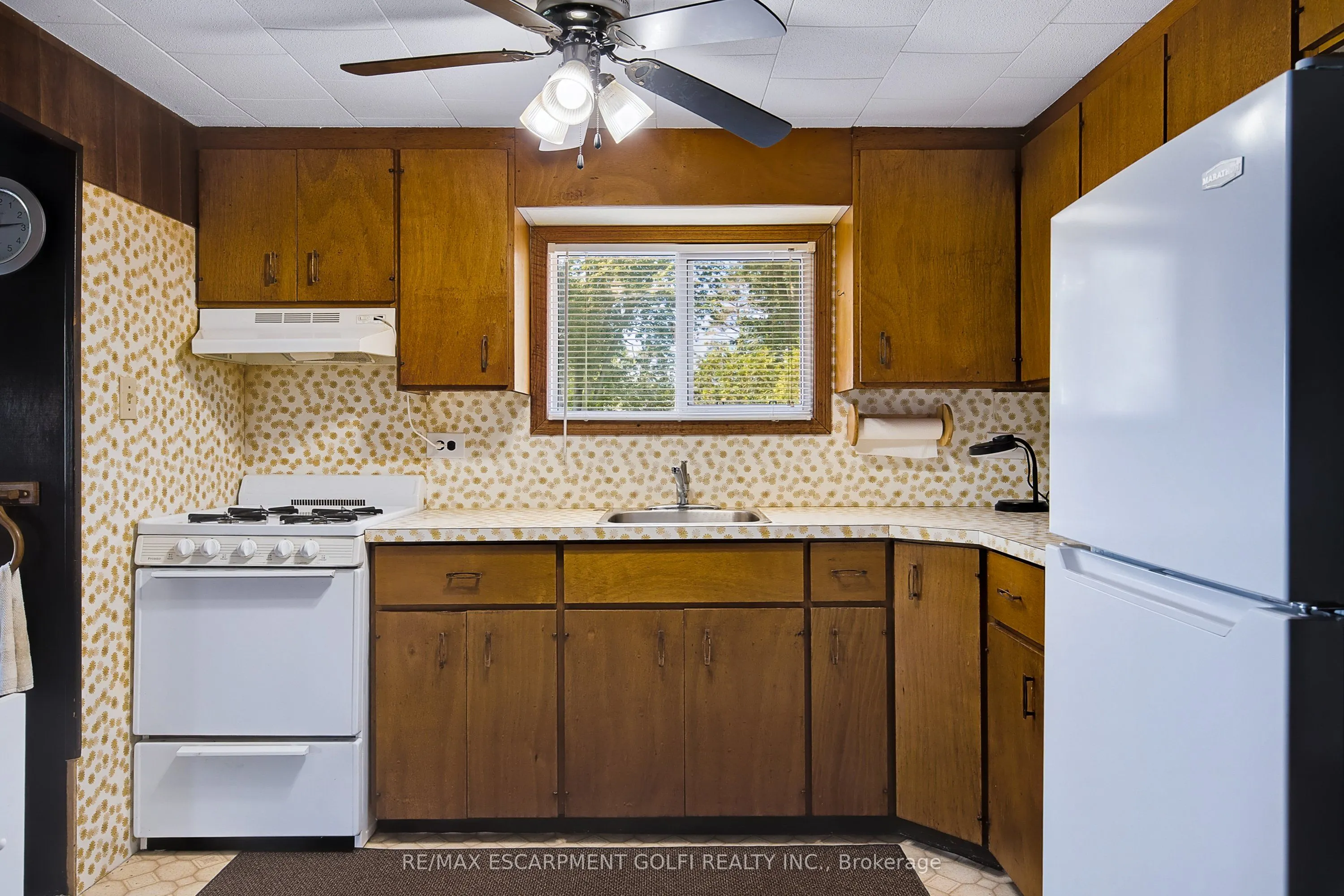 3058 Lakeshore Road