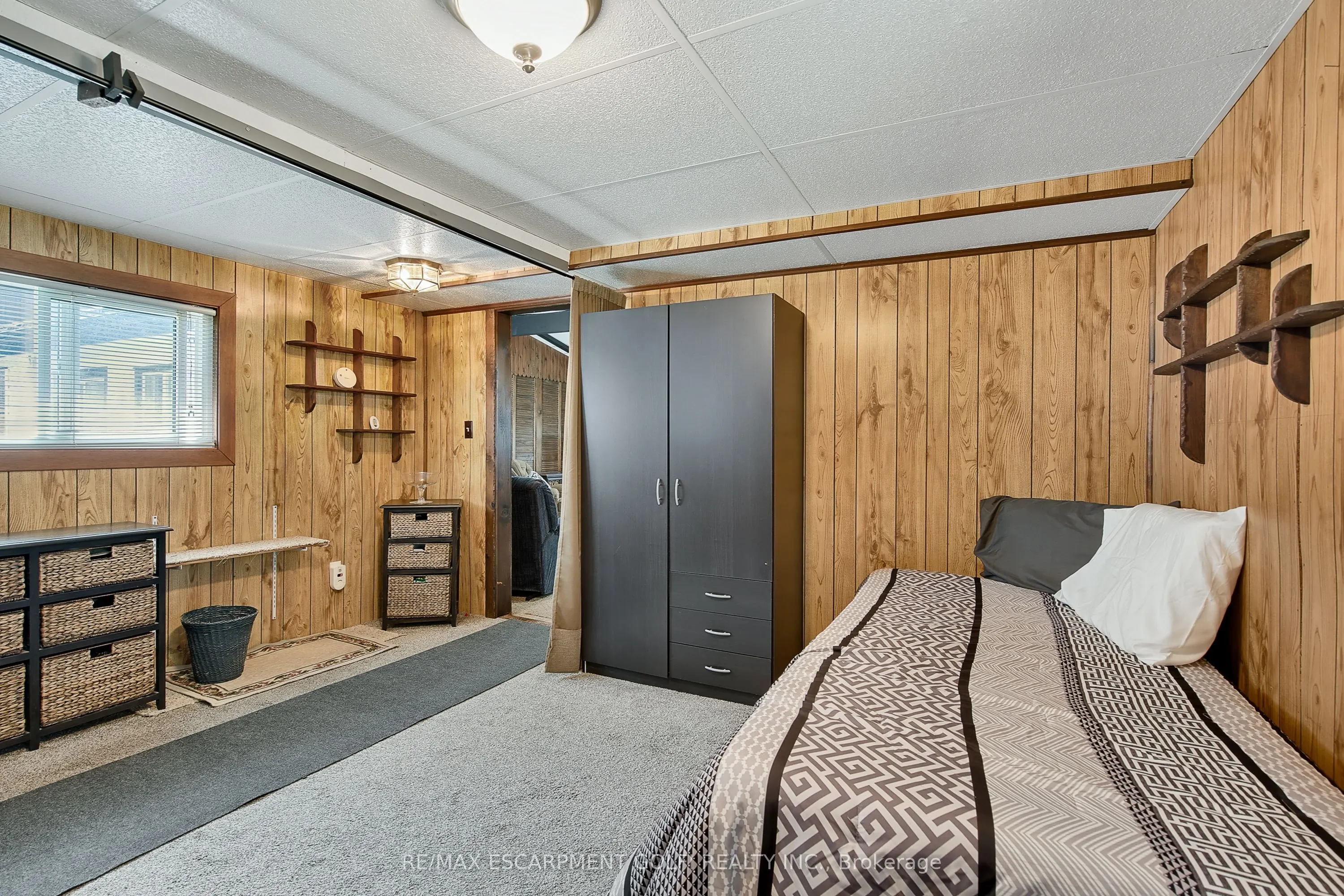 3058 Lakeshore Road