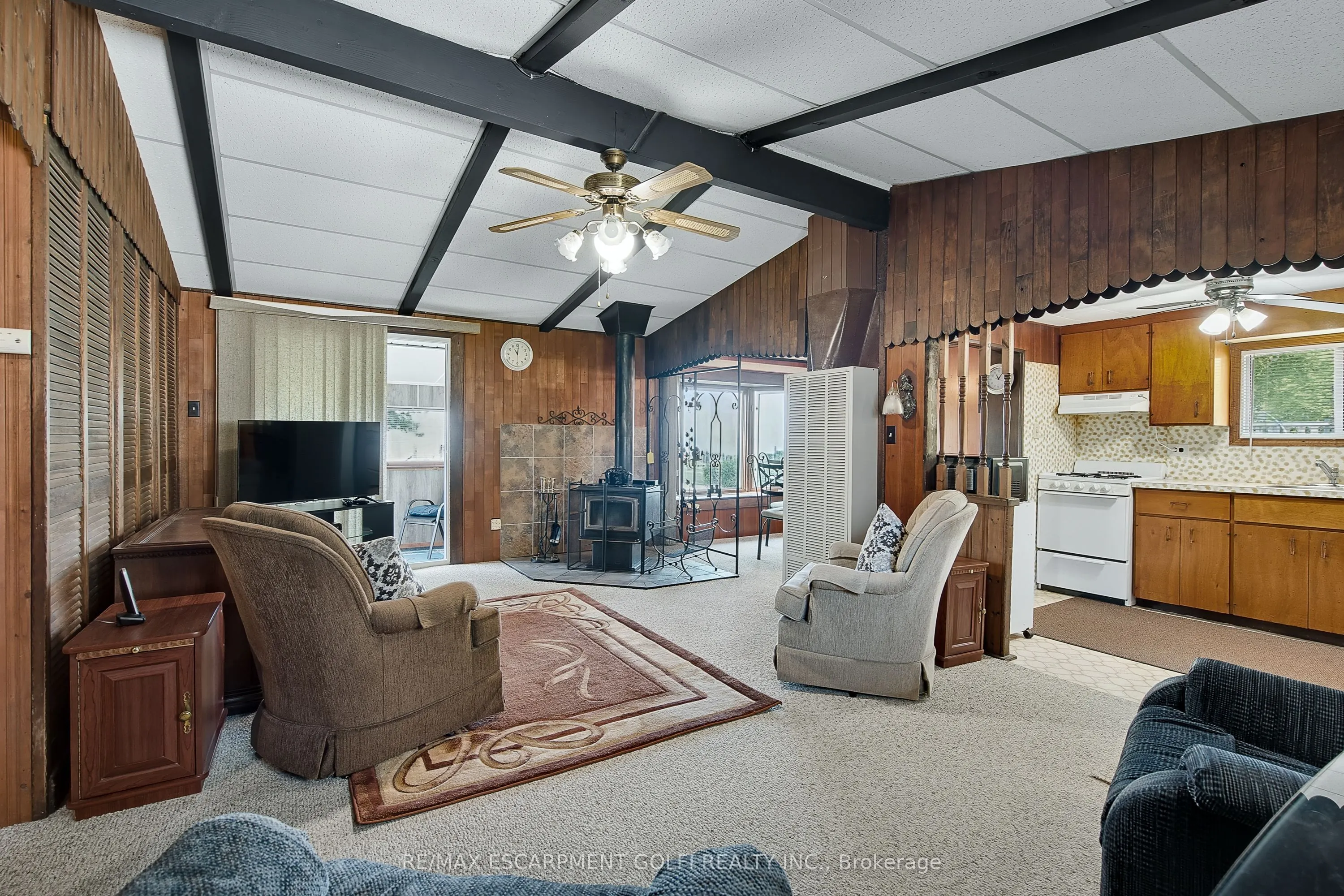 3058 Lakeshore Road