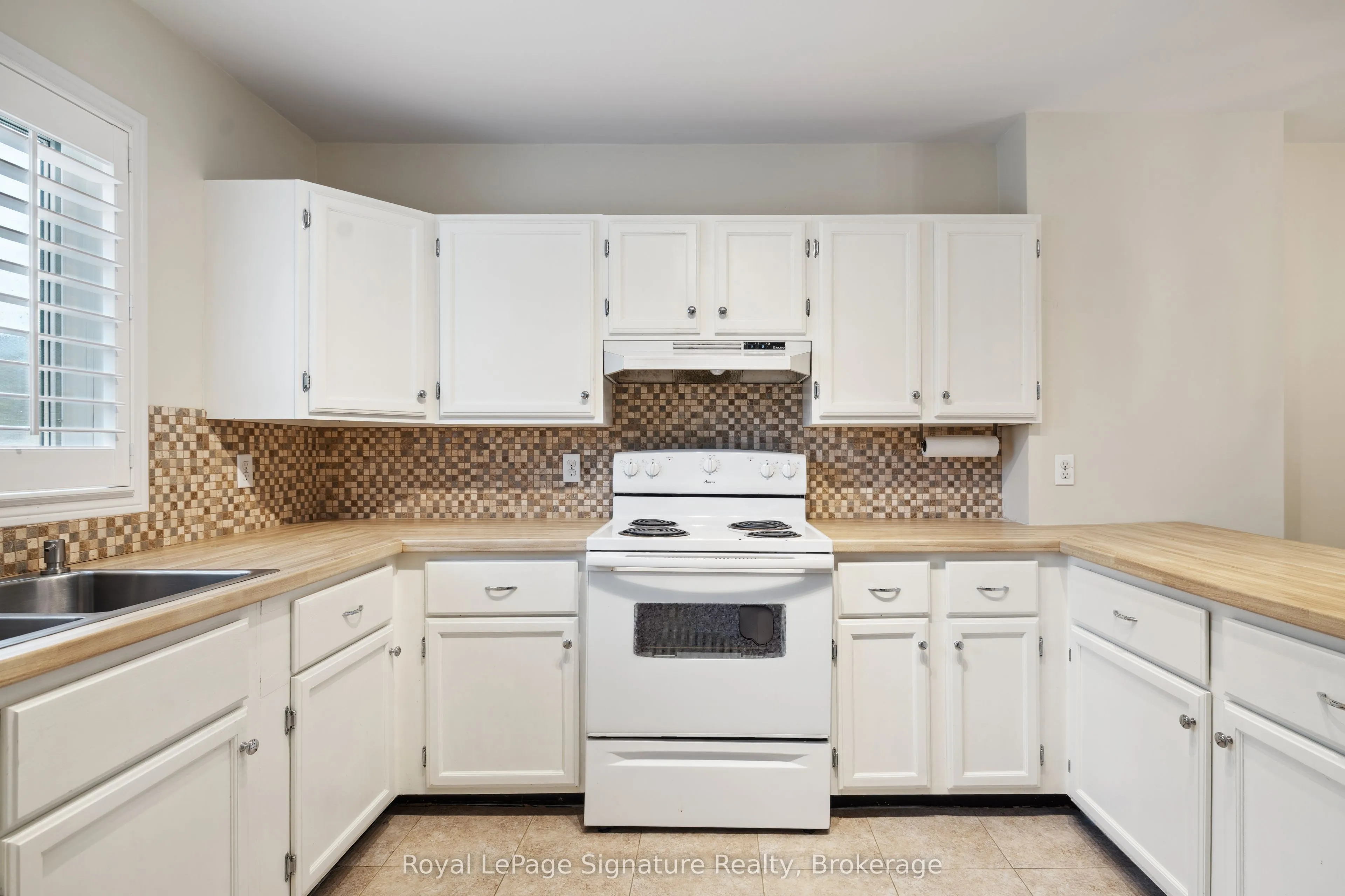 63 BAY Street W, #3