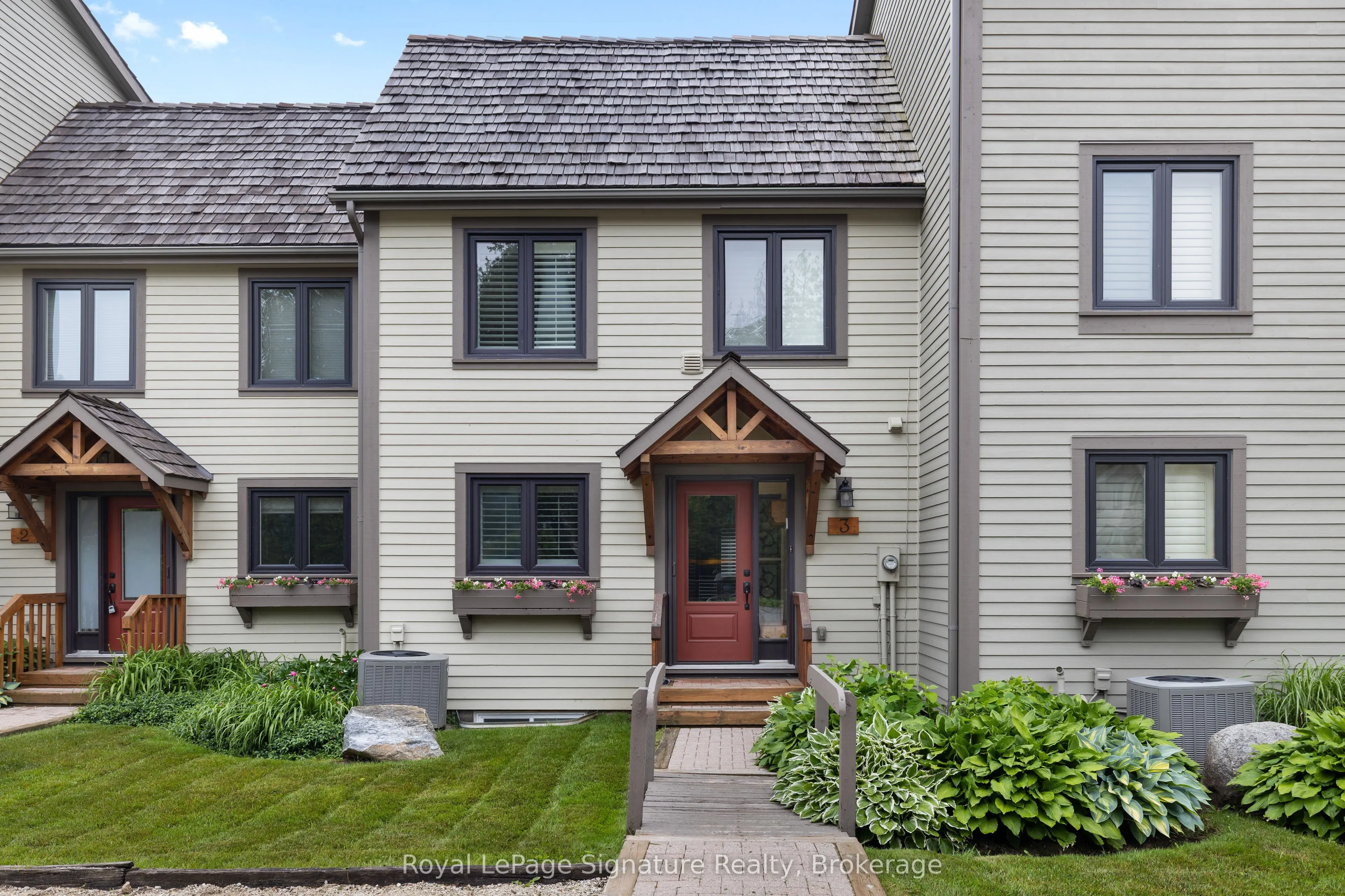 63 BAY Street W, #3