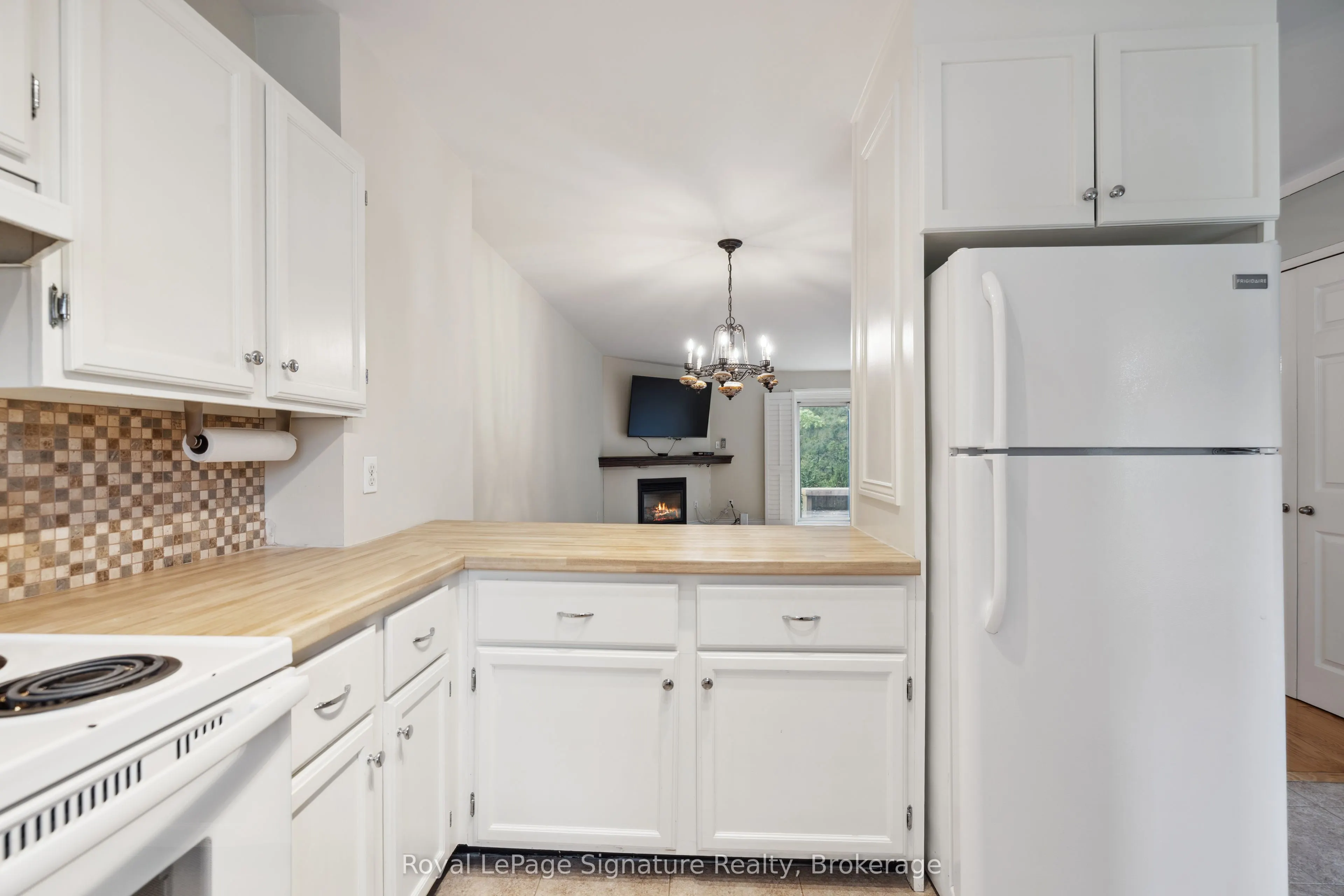 63 BAY Street W, #3