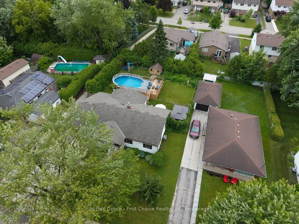 113 Whitelock Street S