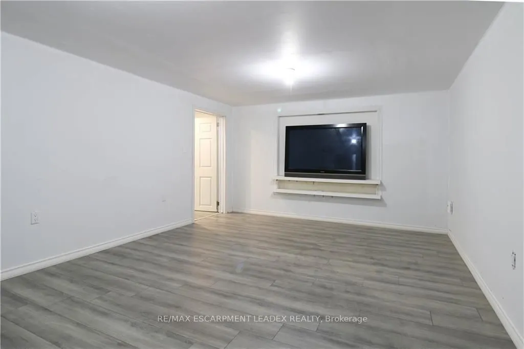 298 SECOND Road E