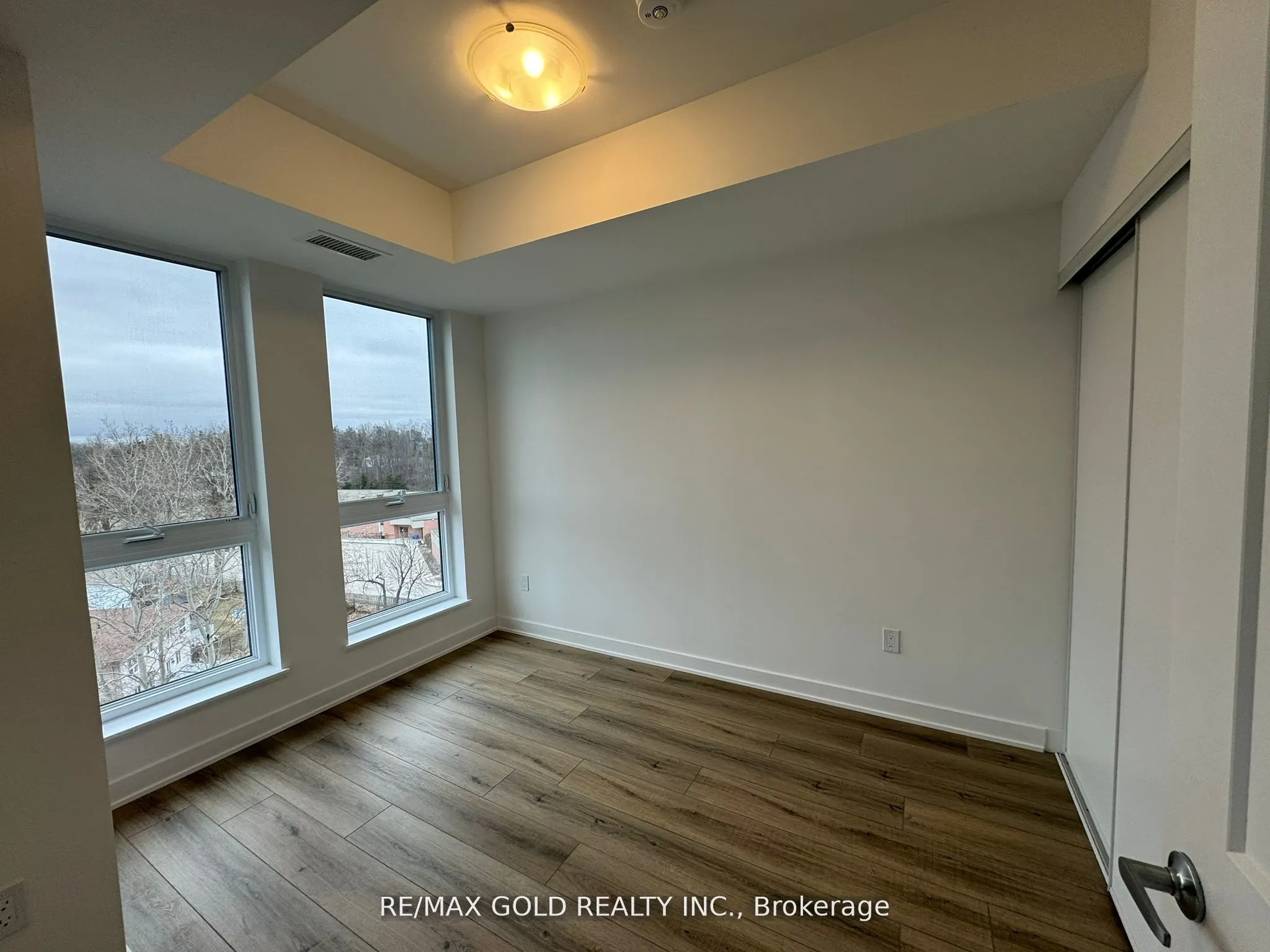 312 Erb Street W, #515