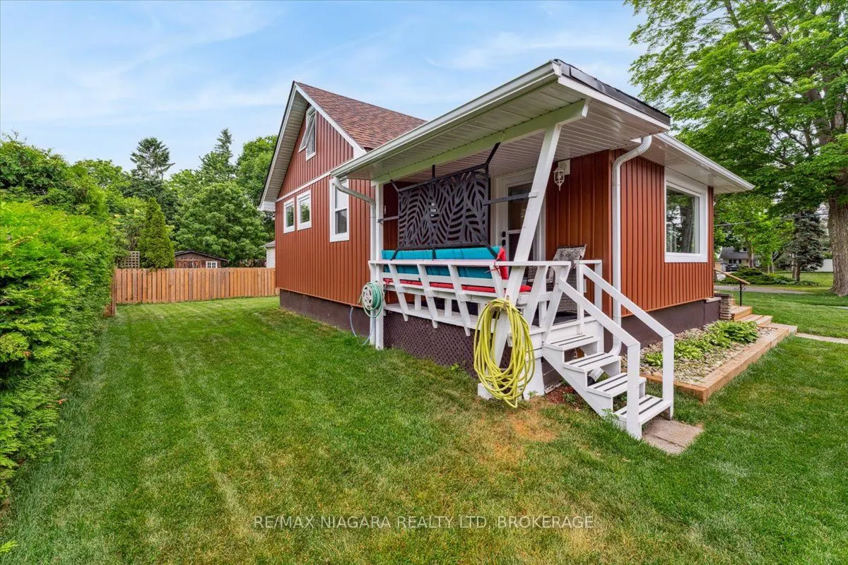 56 Oakridge Crescent