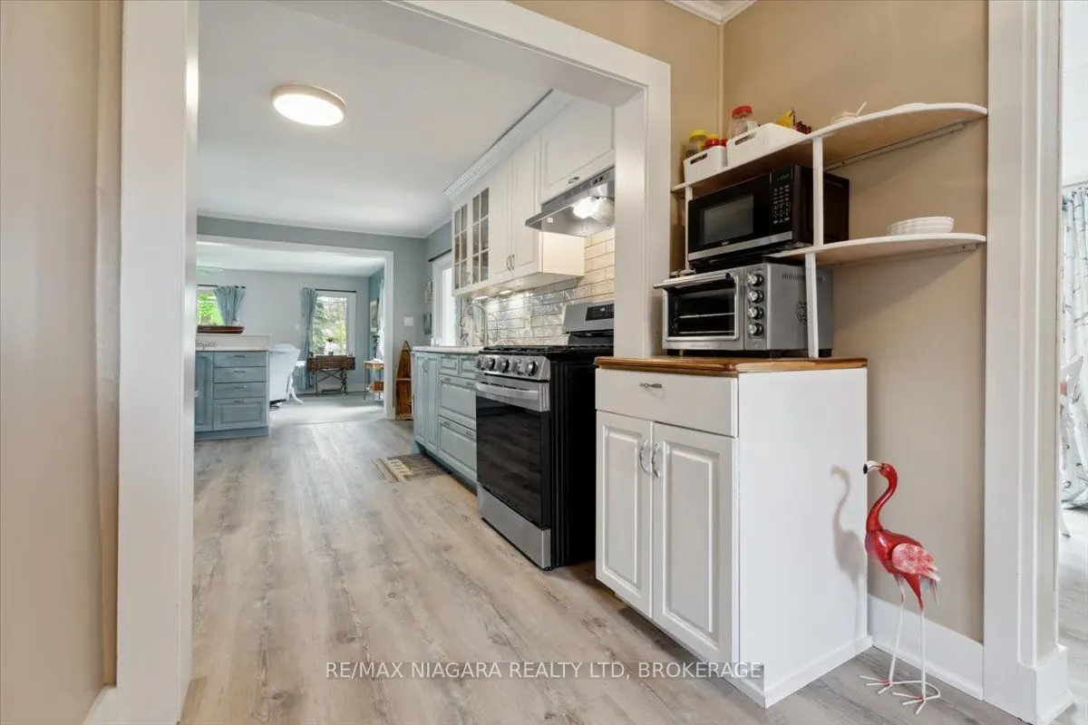 56 Oakridge Crescent