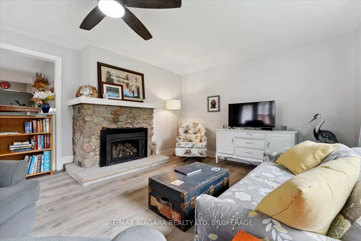 56 Oakridge Crescent