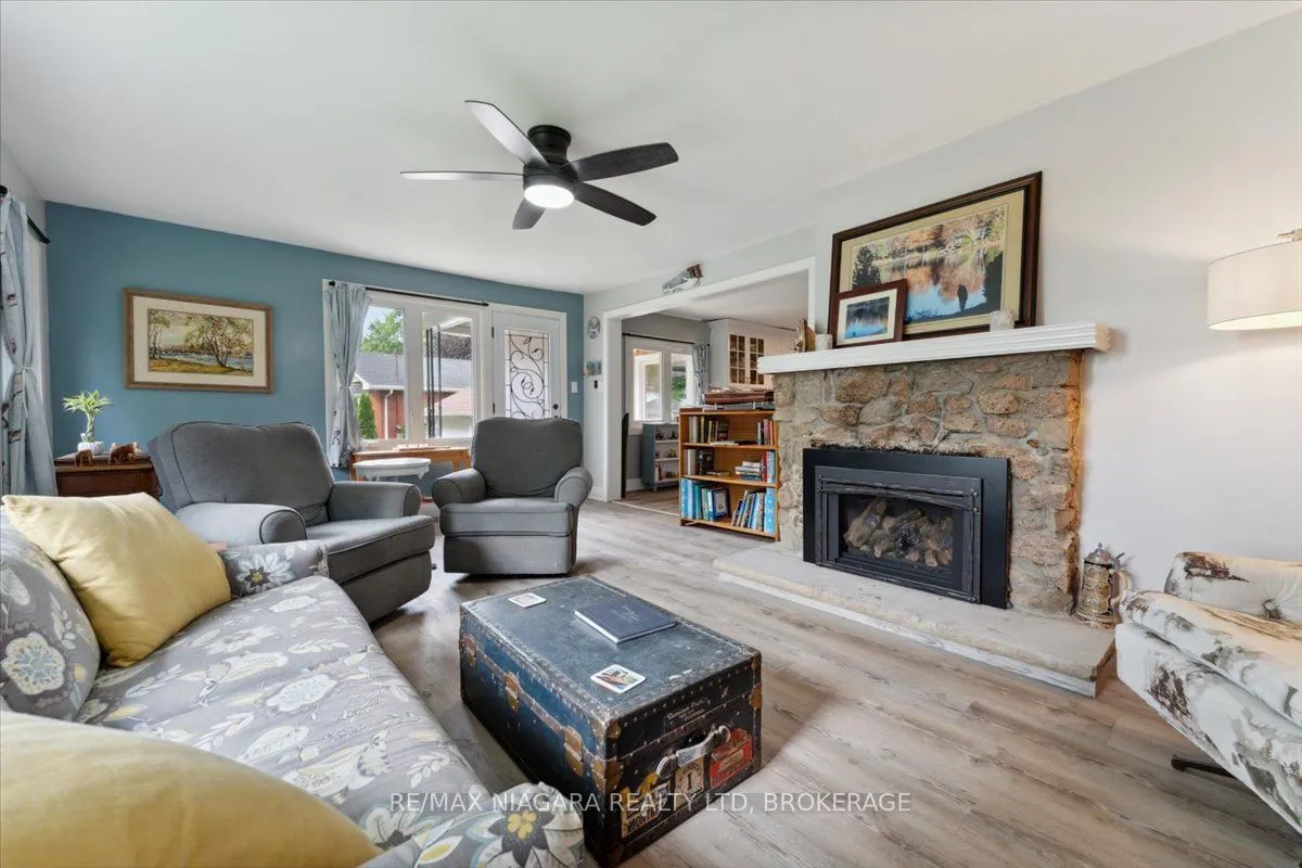 56 Oakridge Crescent