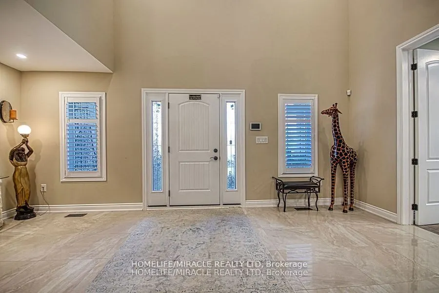 5499 Attema Crescent
