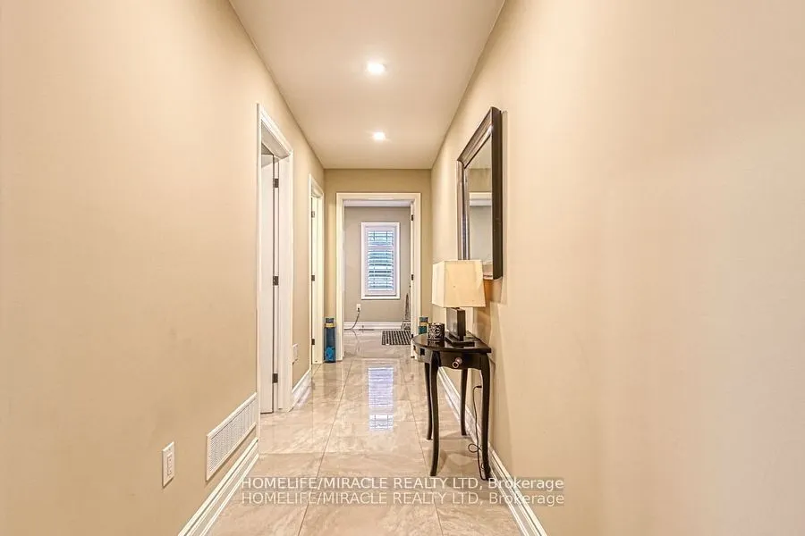 5499 Attema Crescent