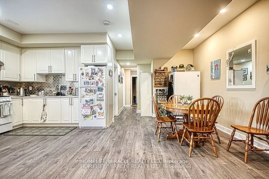 5499 Attema Crescent