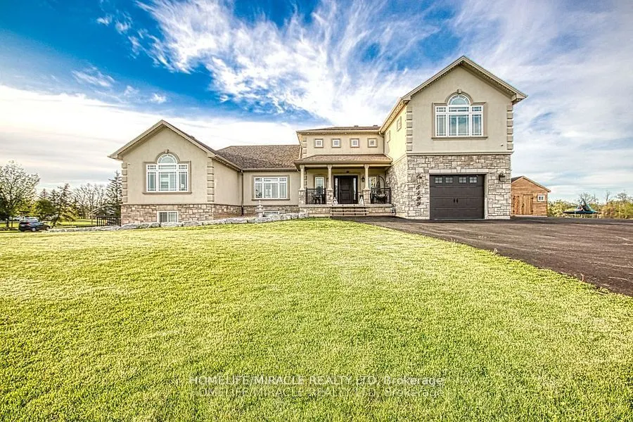 5499 Attema Crescent