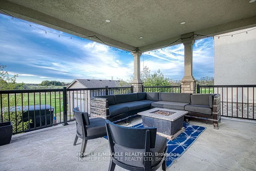 5499 Attema Crescent
