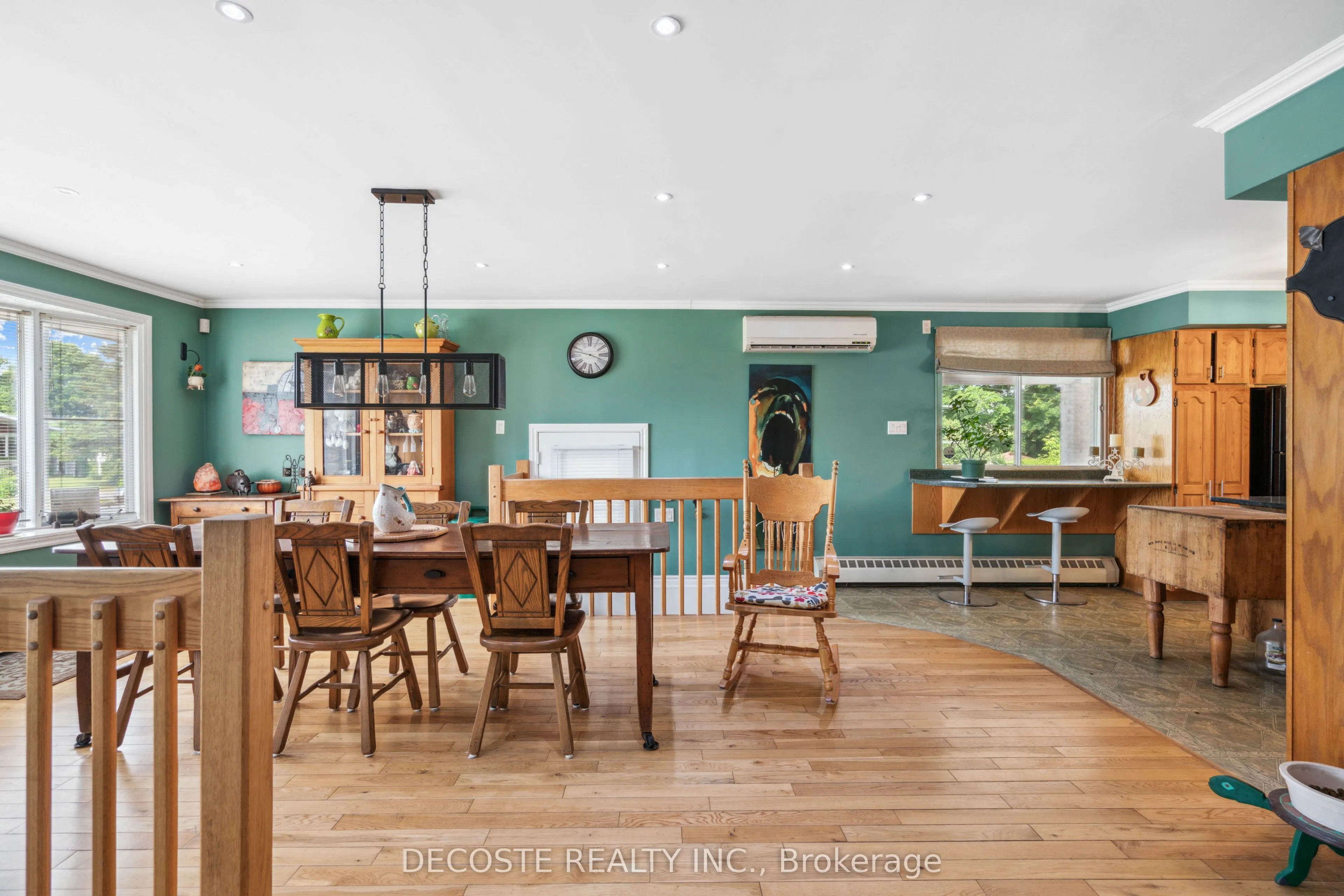 114 St George Street W