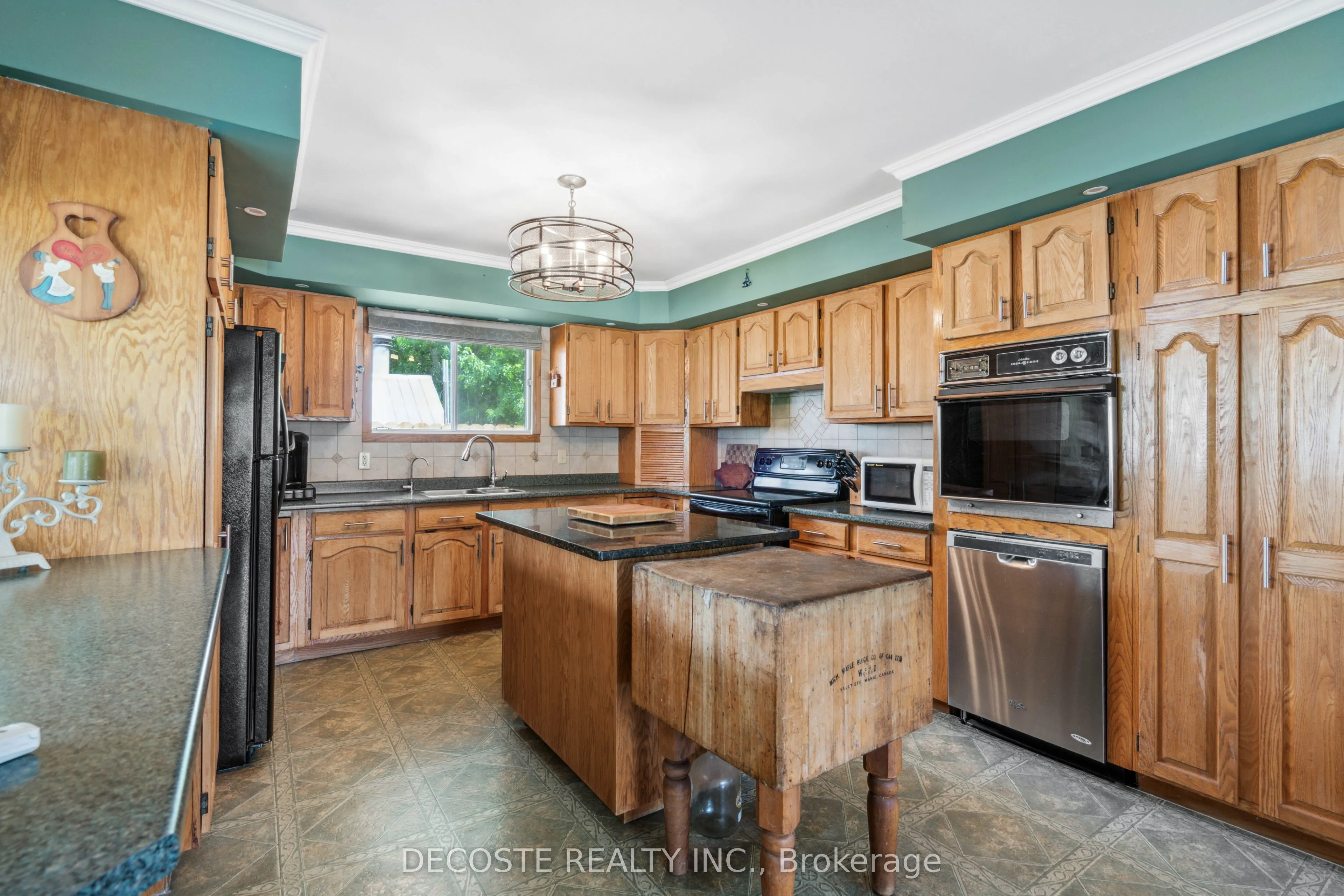 114 St George Street W