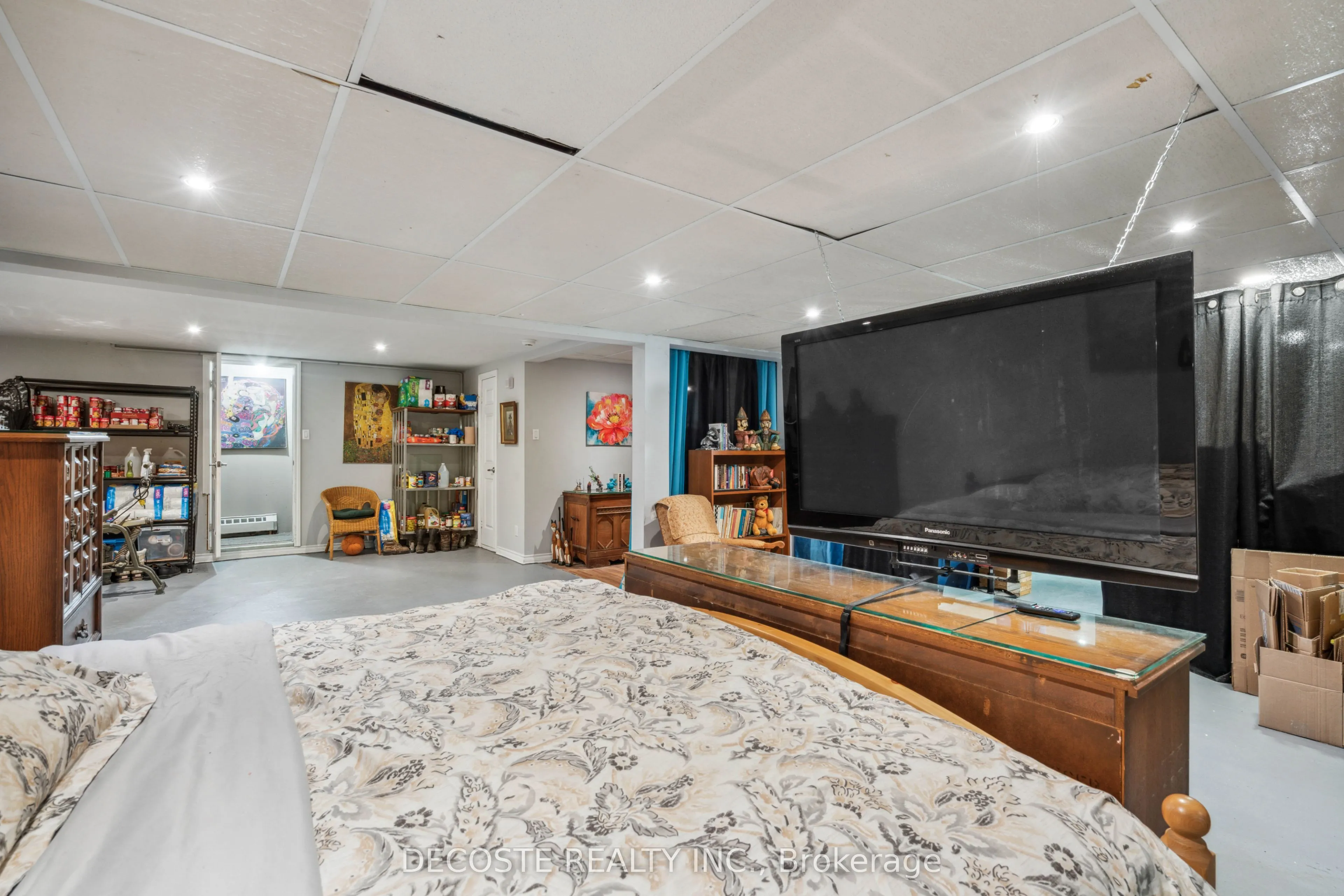 114 St George Street W