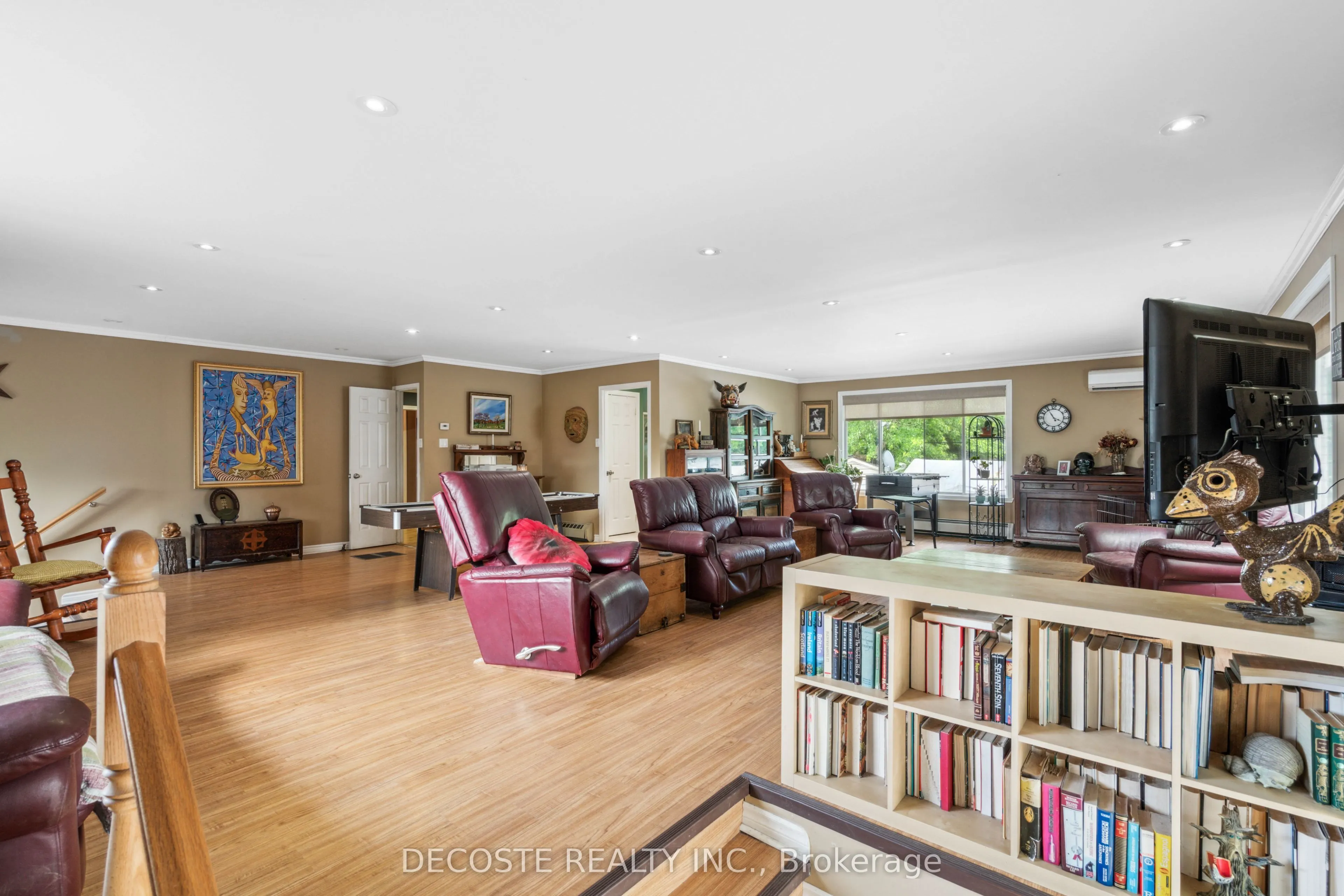 114 St George Street W