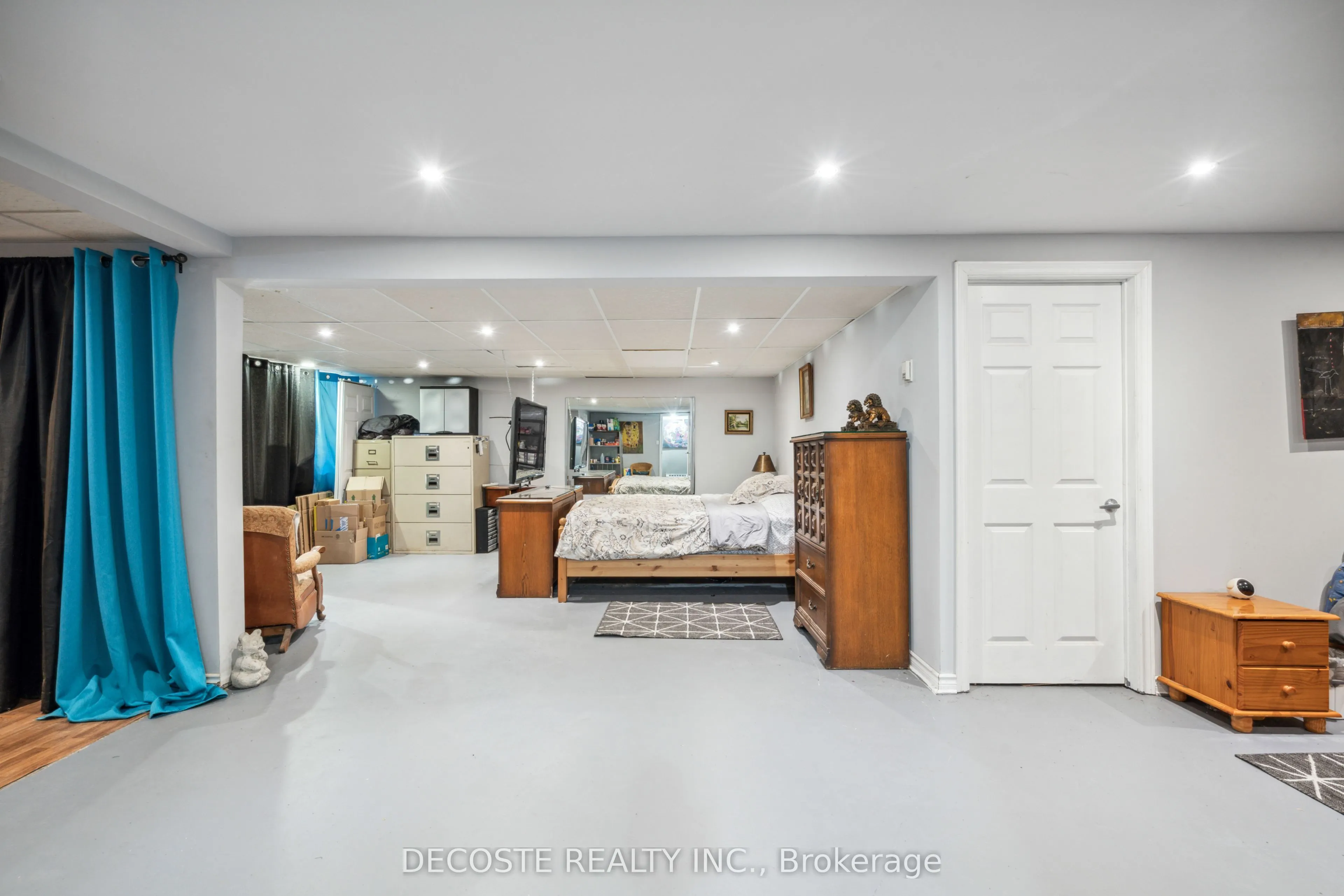 114 St George Street W