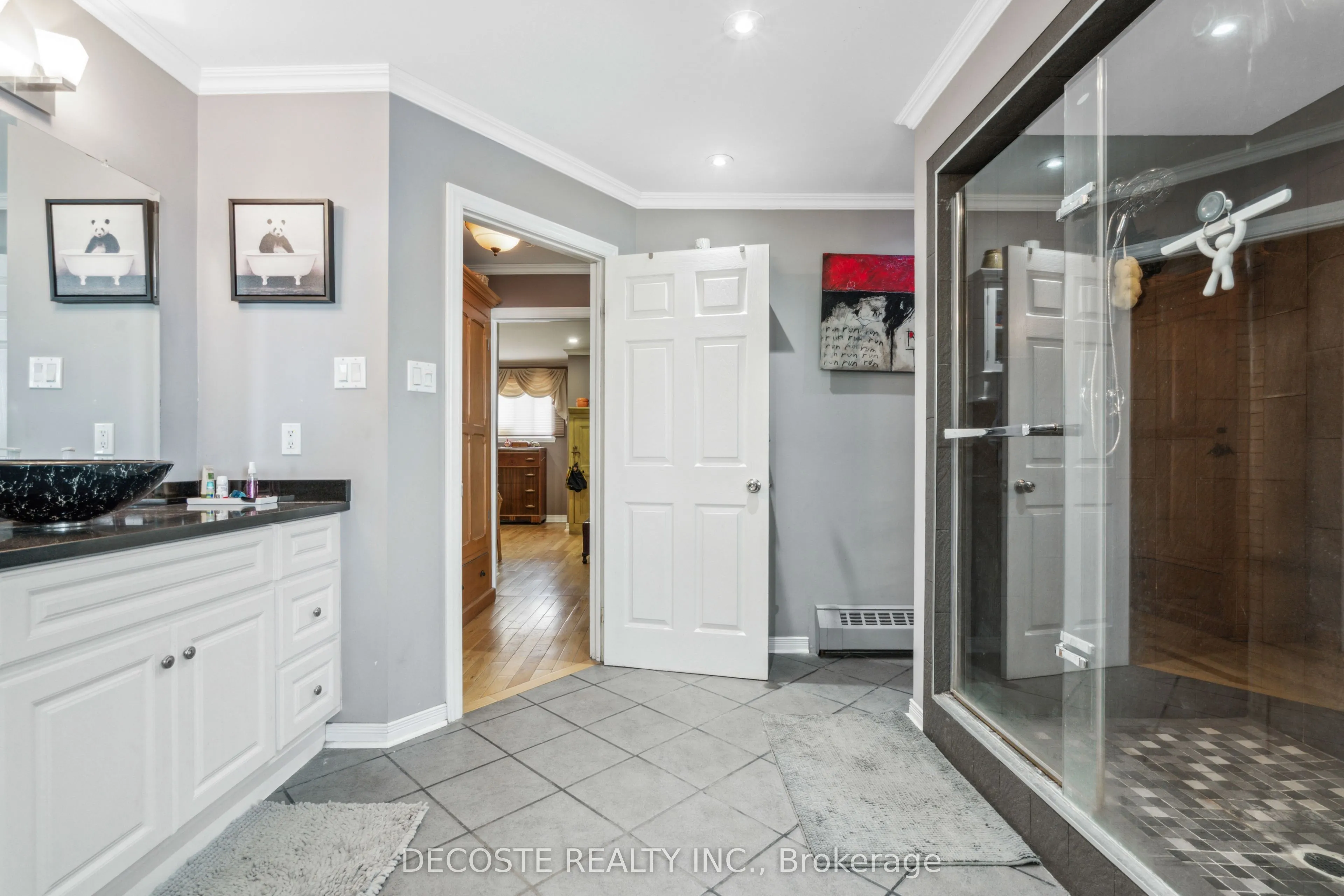 114 St George Street W