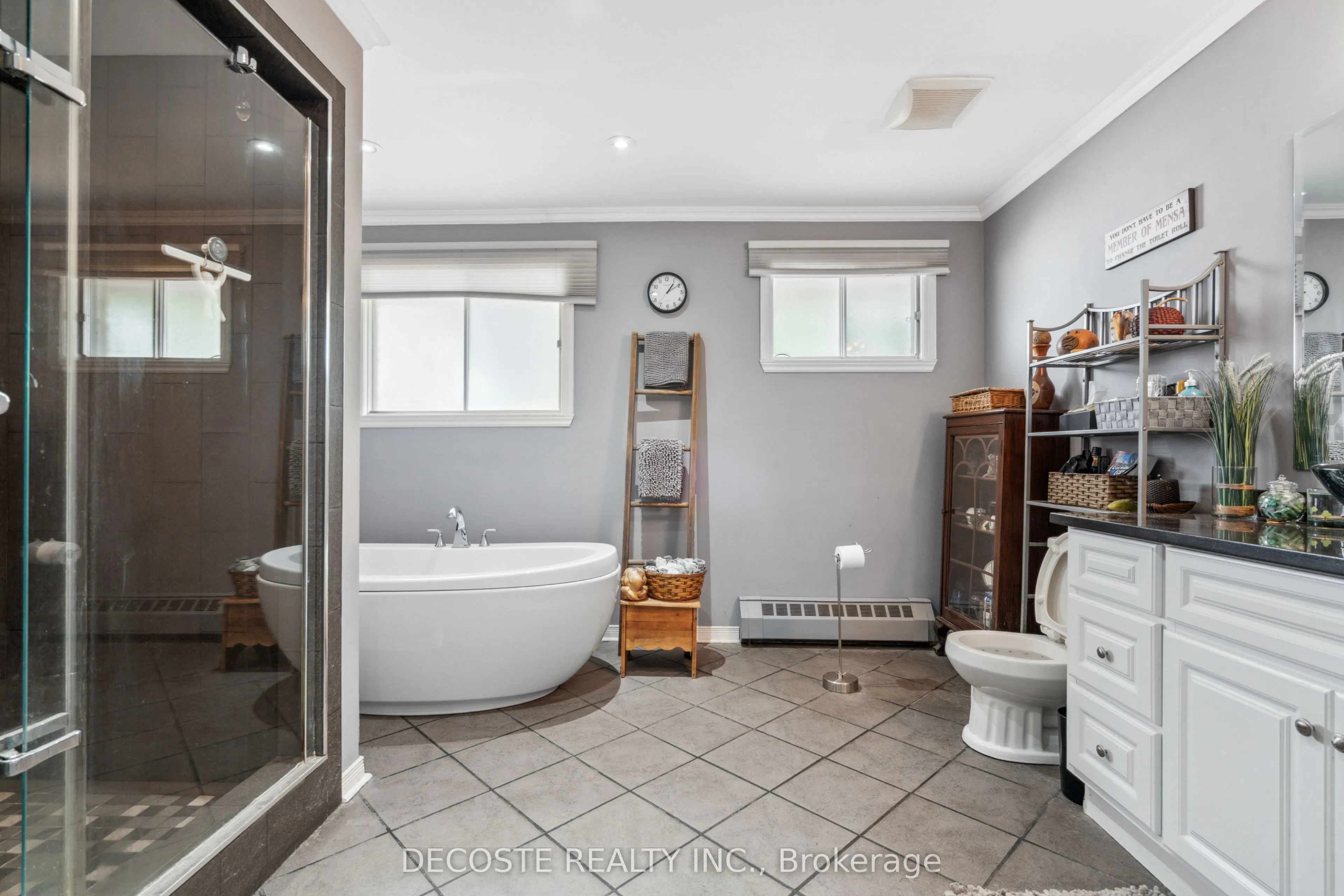 114 St George Street W