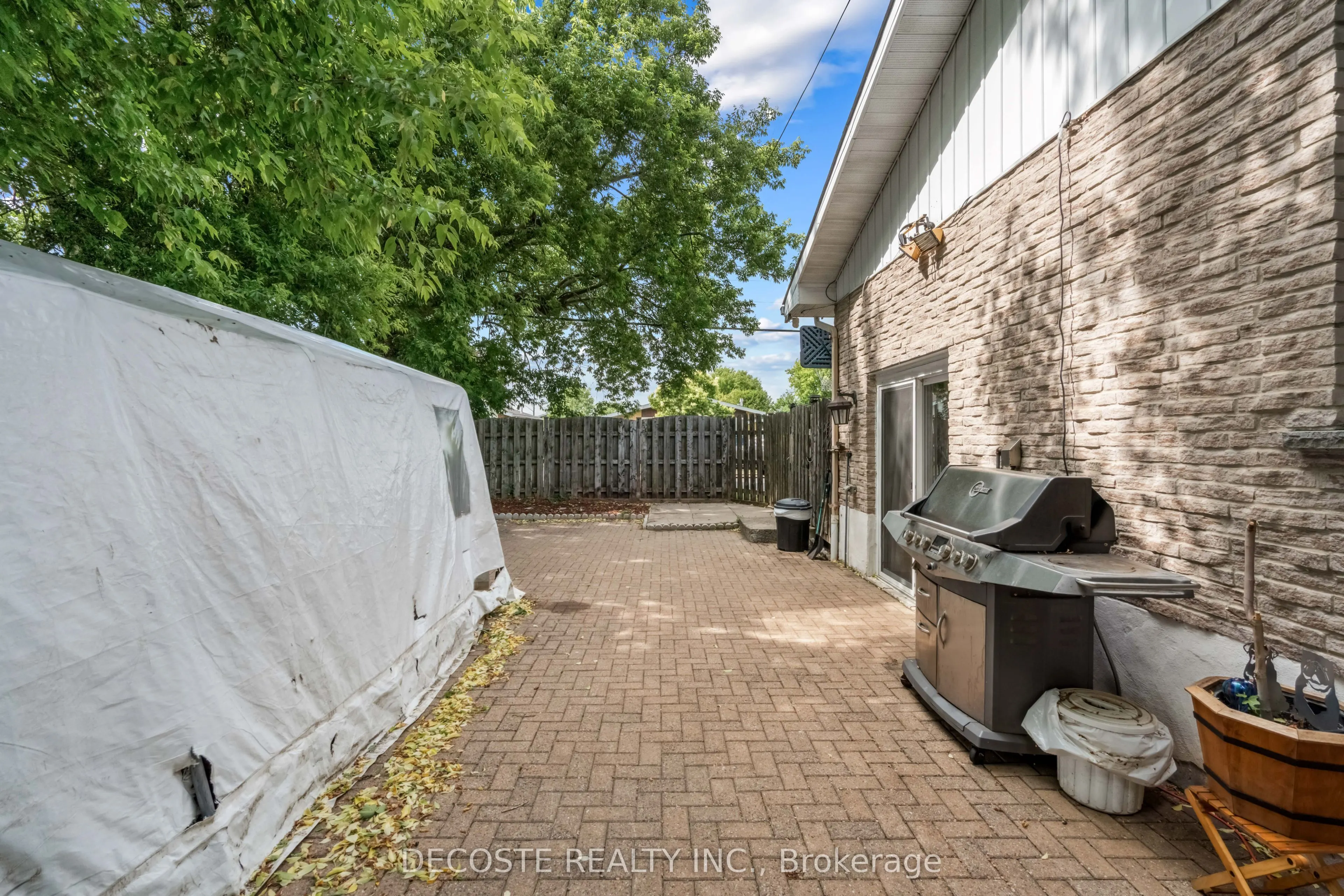114 St George Street W