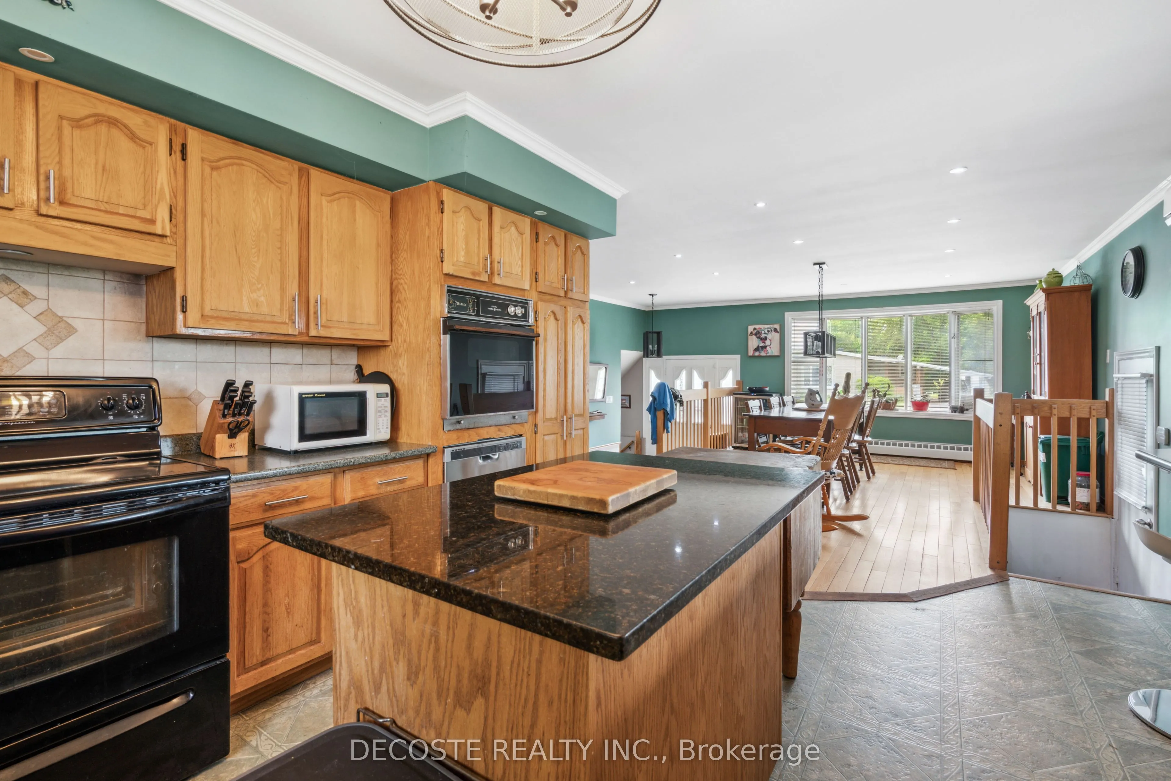 114 St George Street W