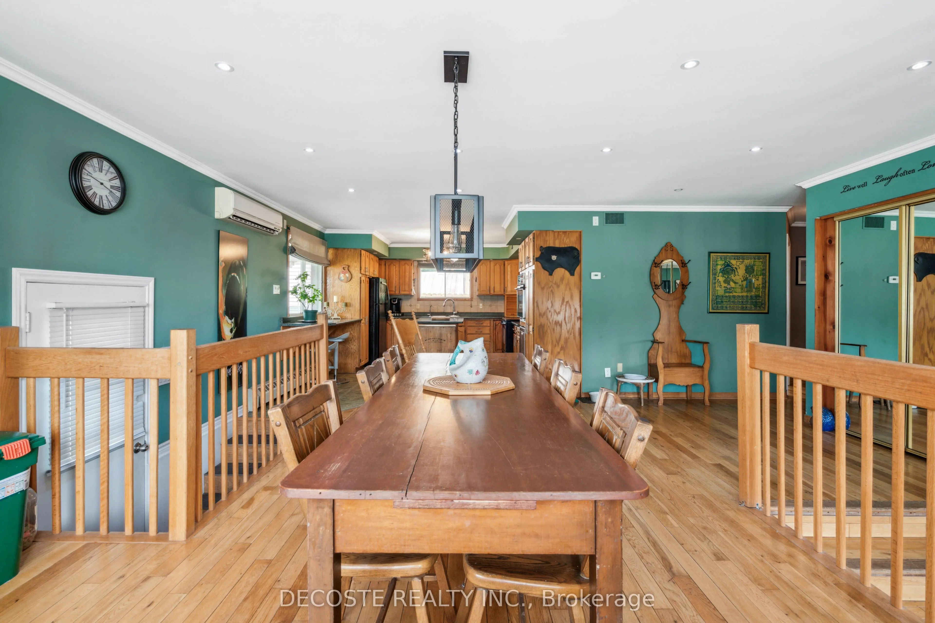 114 St George Street W