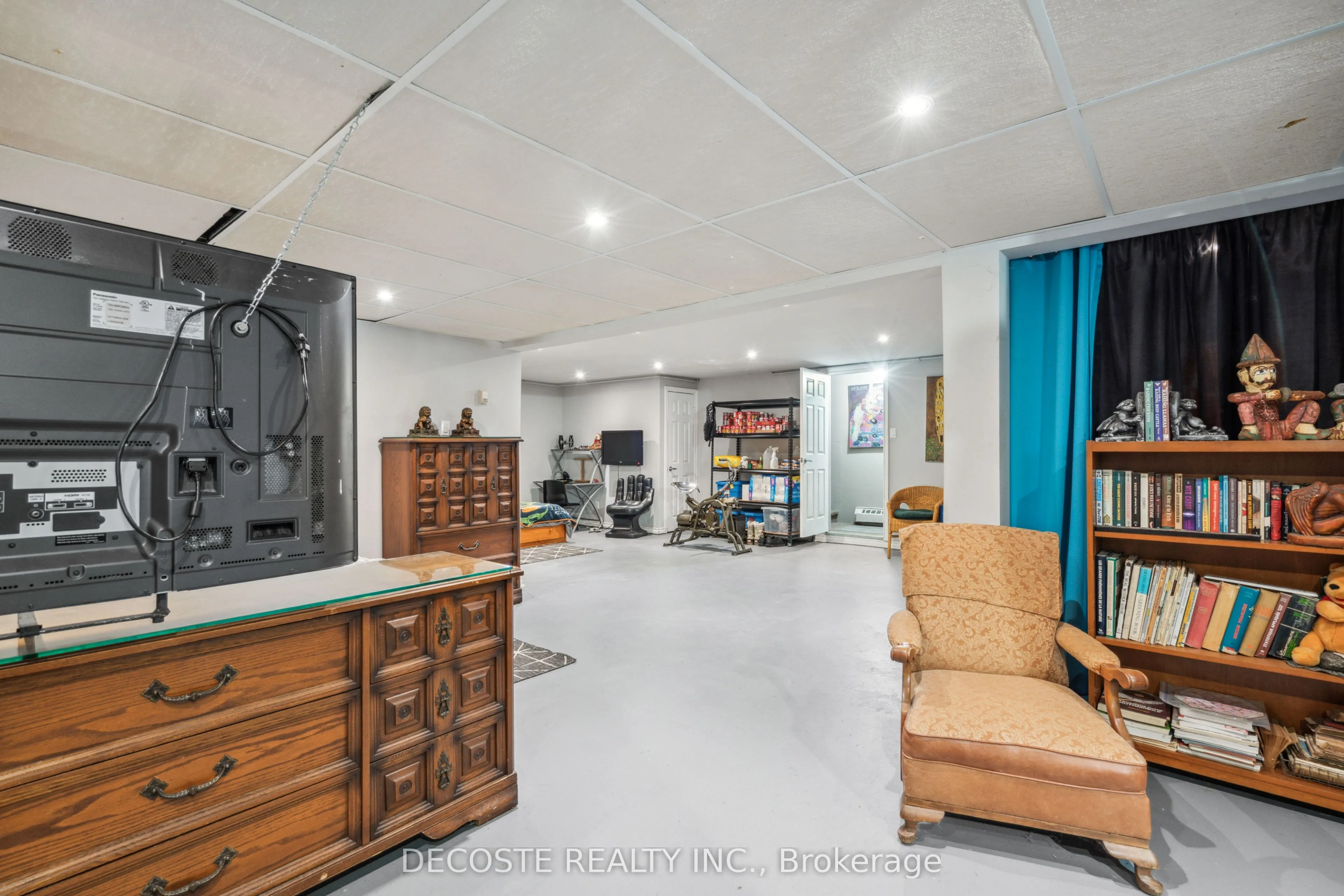 114 St George Street W