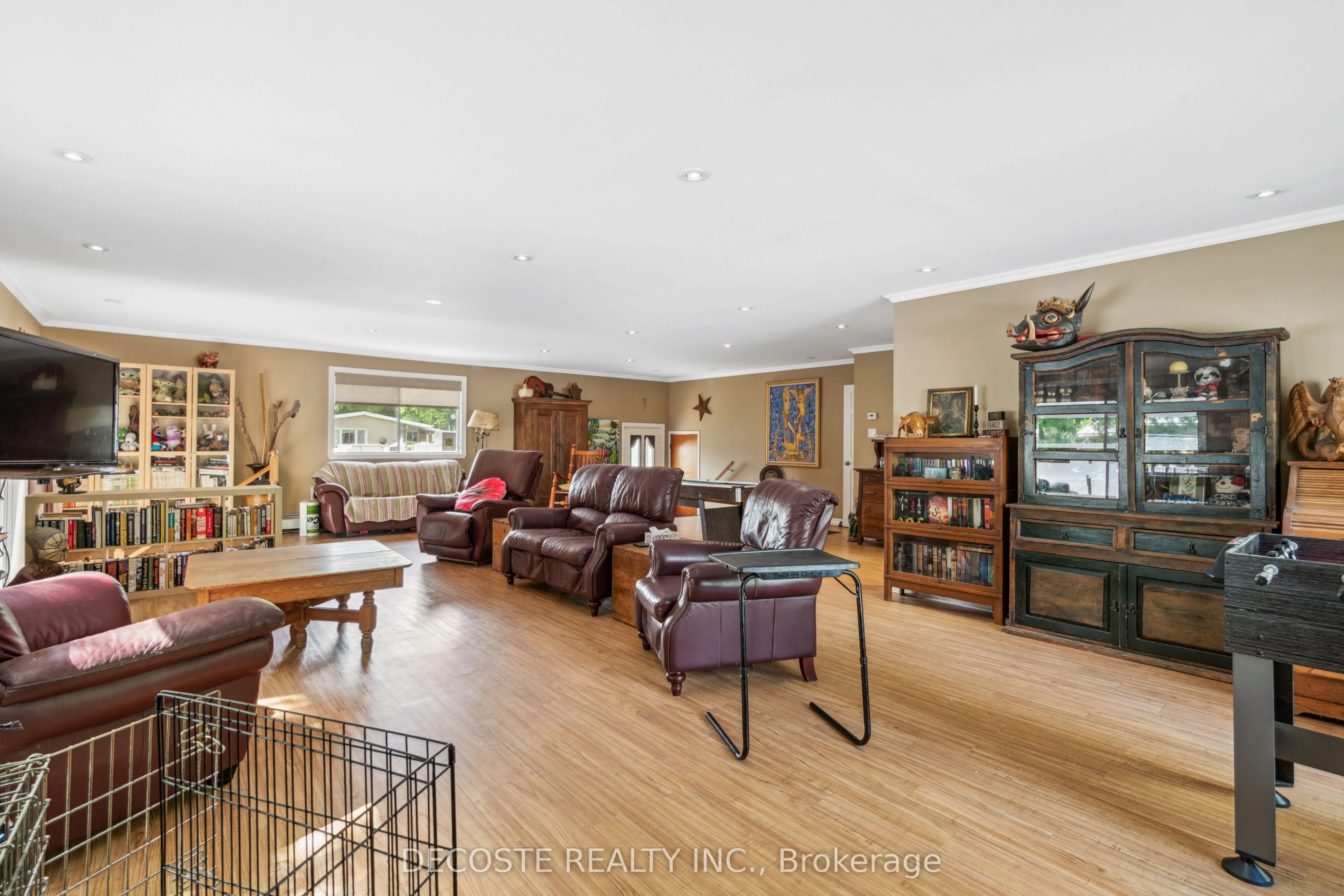 114 St George Street W