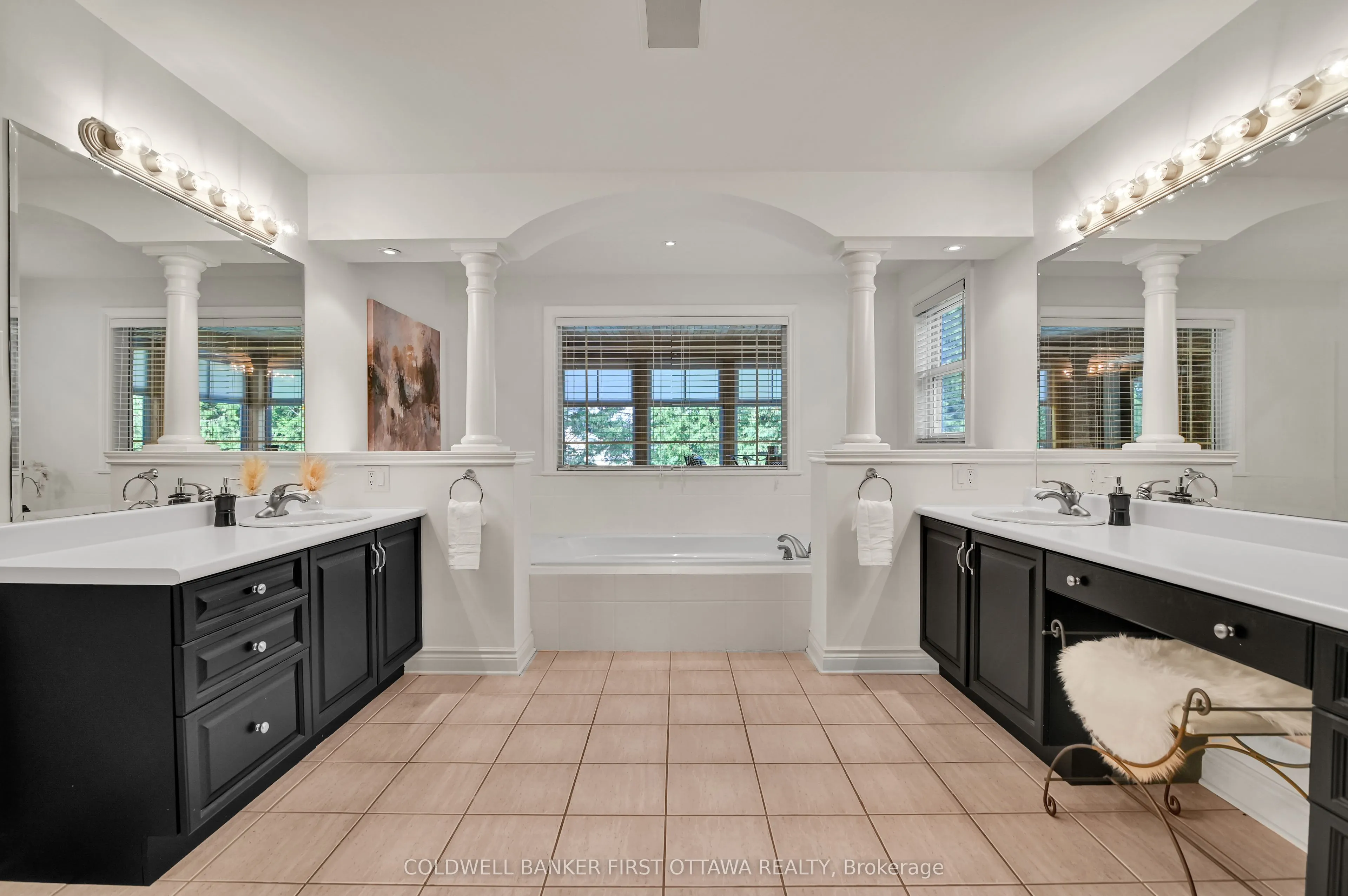 18 CYPRESS Gardens
