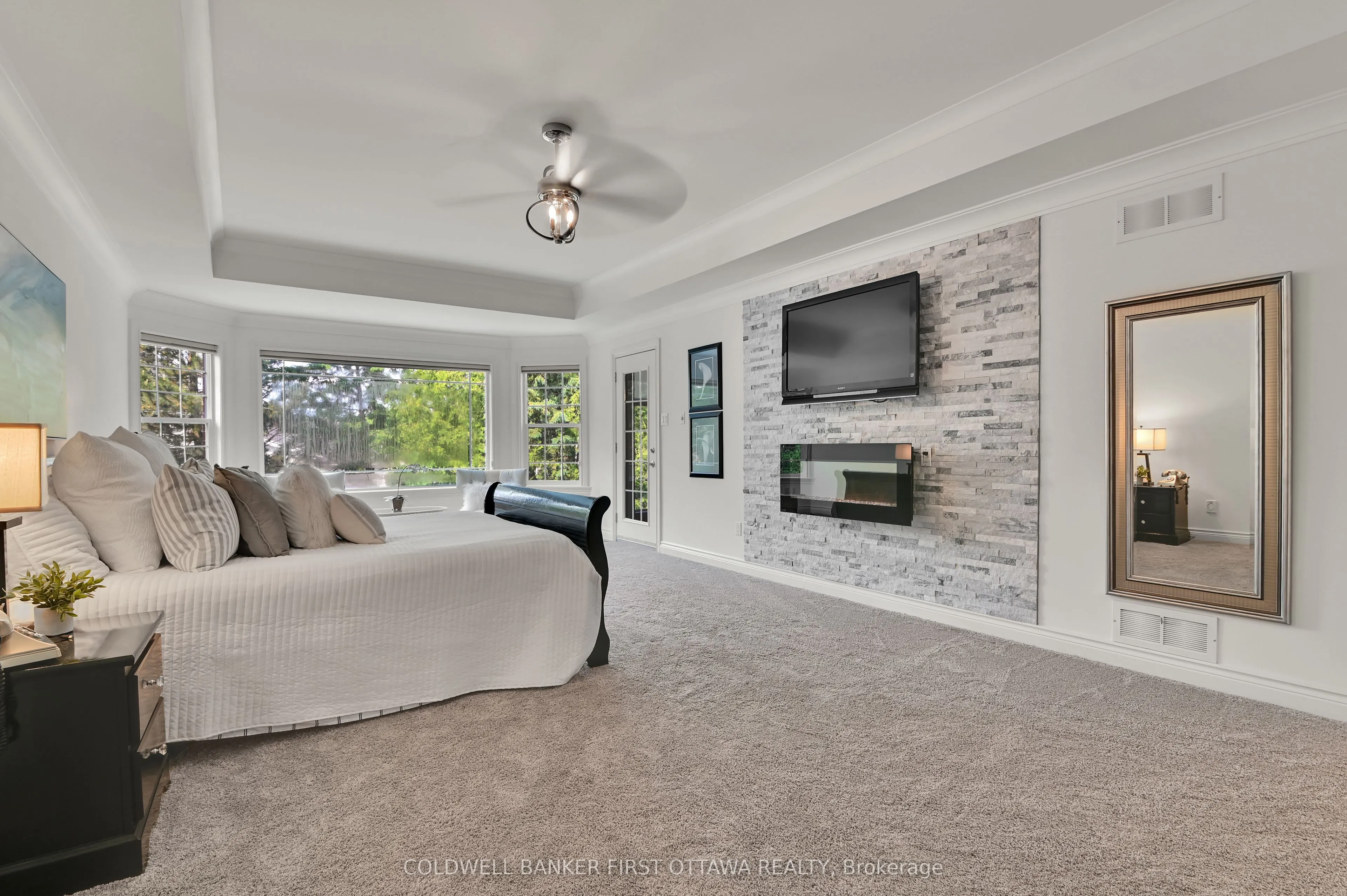 18 CYPRESS Gardens