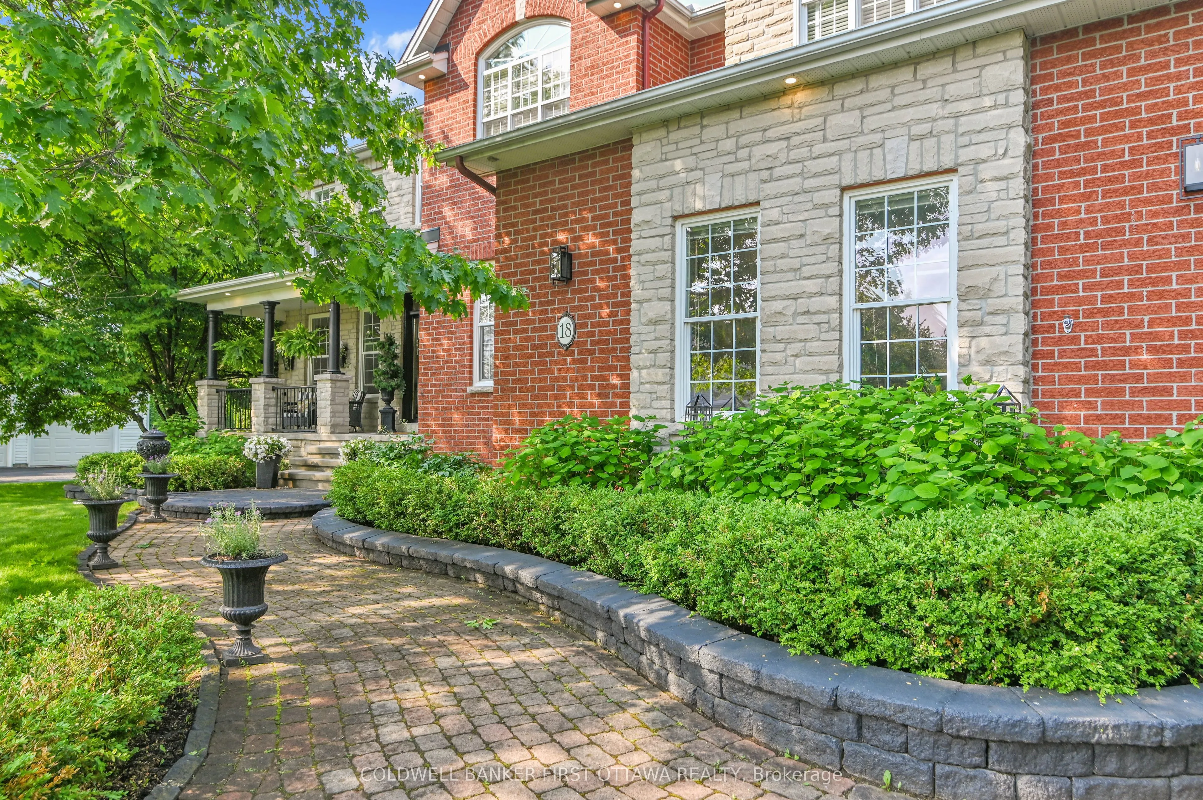 18 CYPRESS Gardens