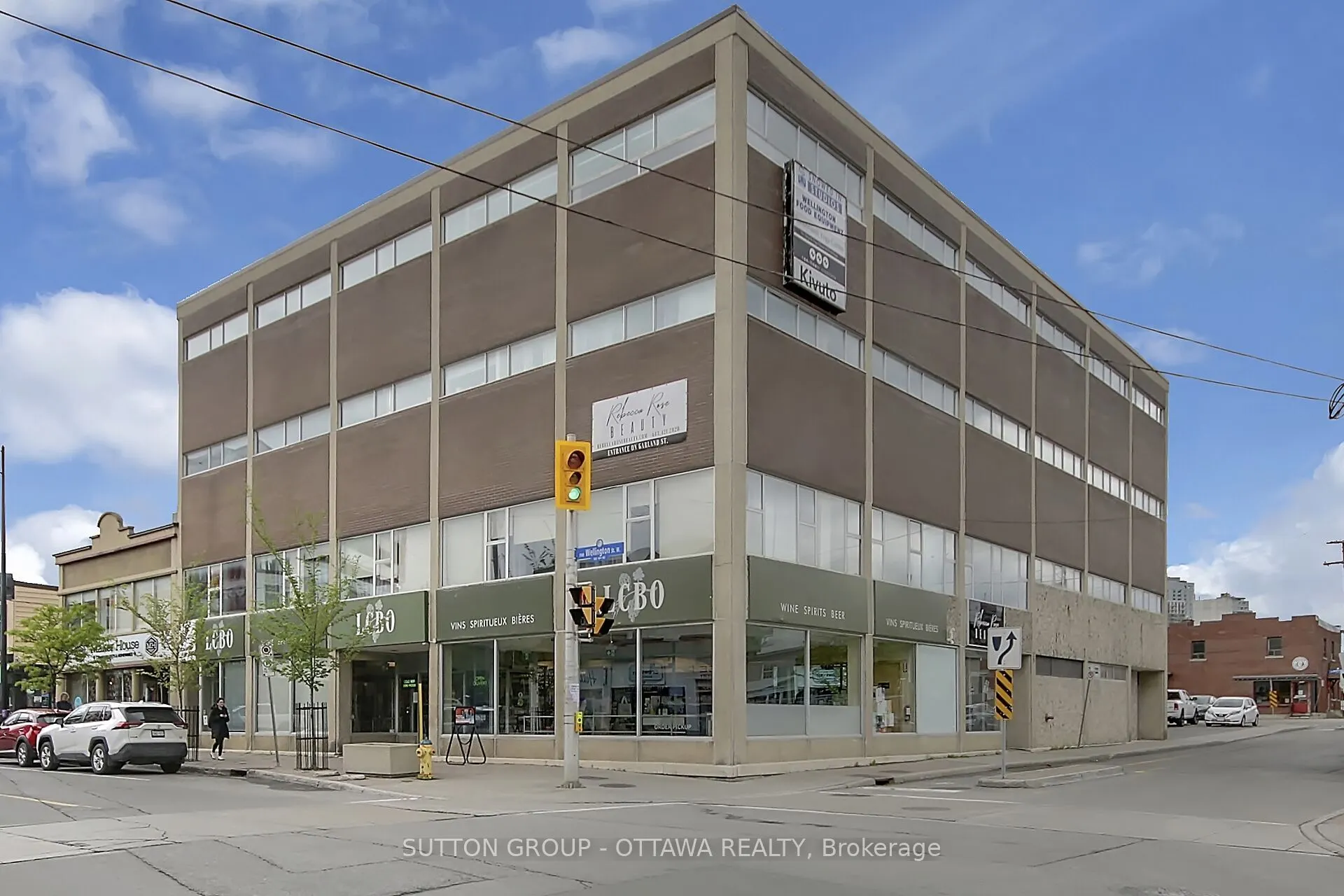981 Wellington Street, #200