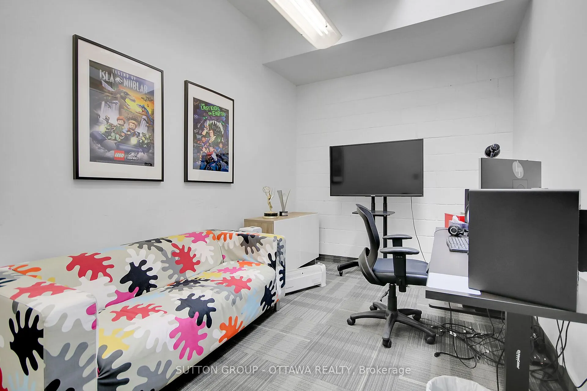 981 Wellington Street, #200