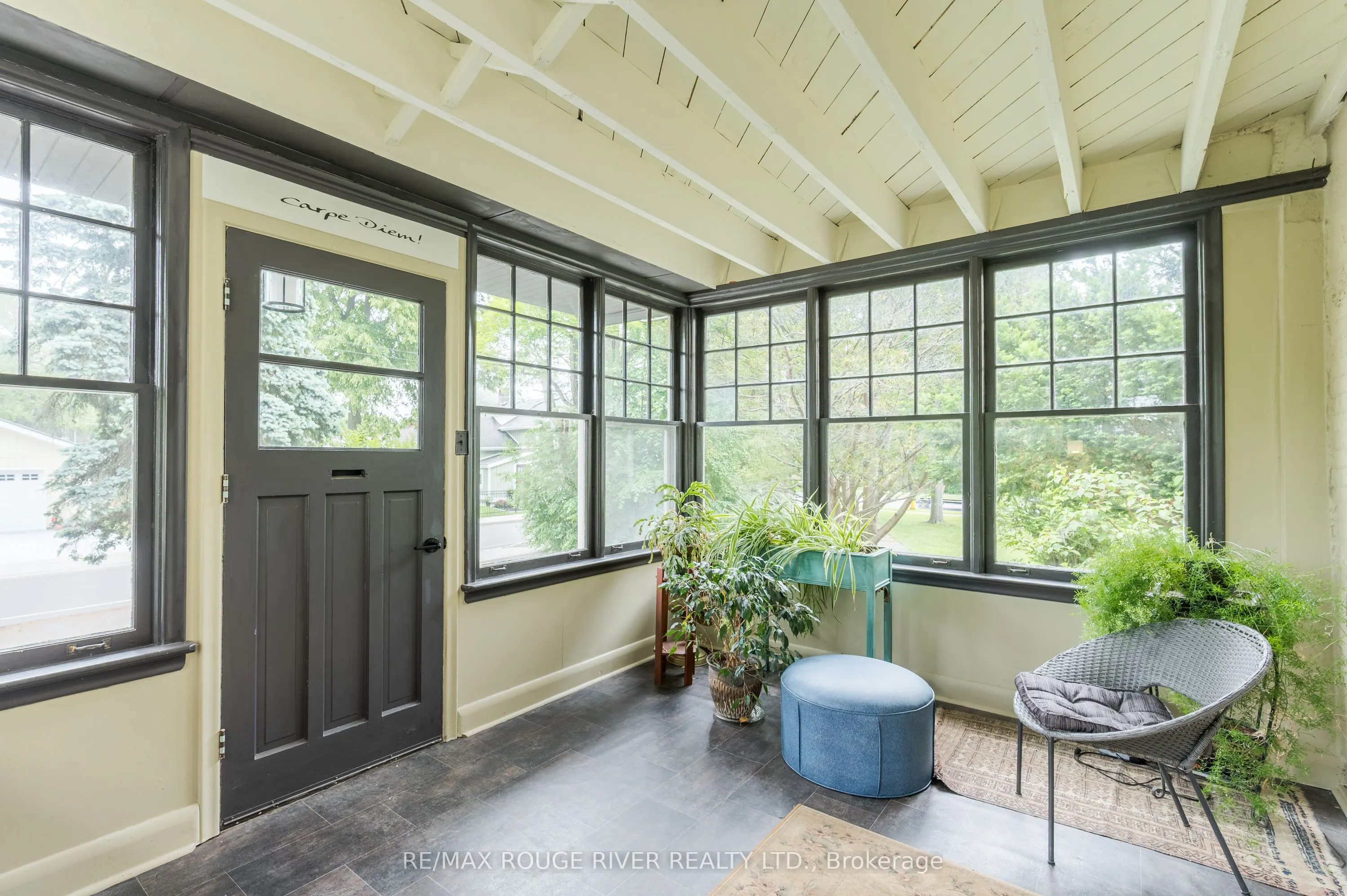 230 King Street W