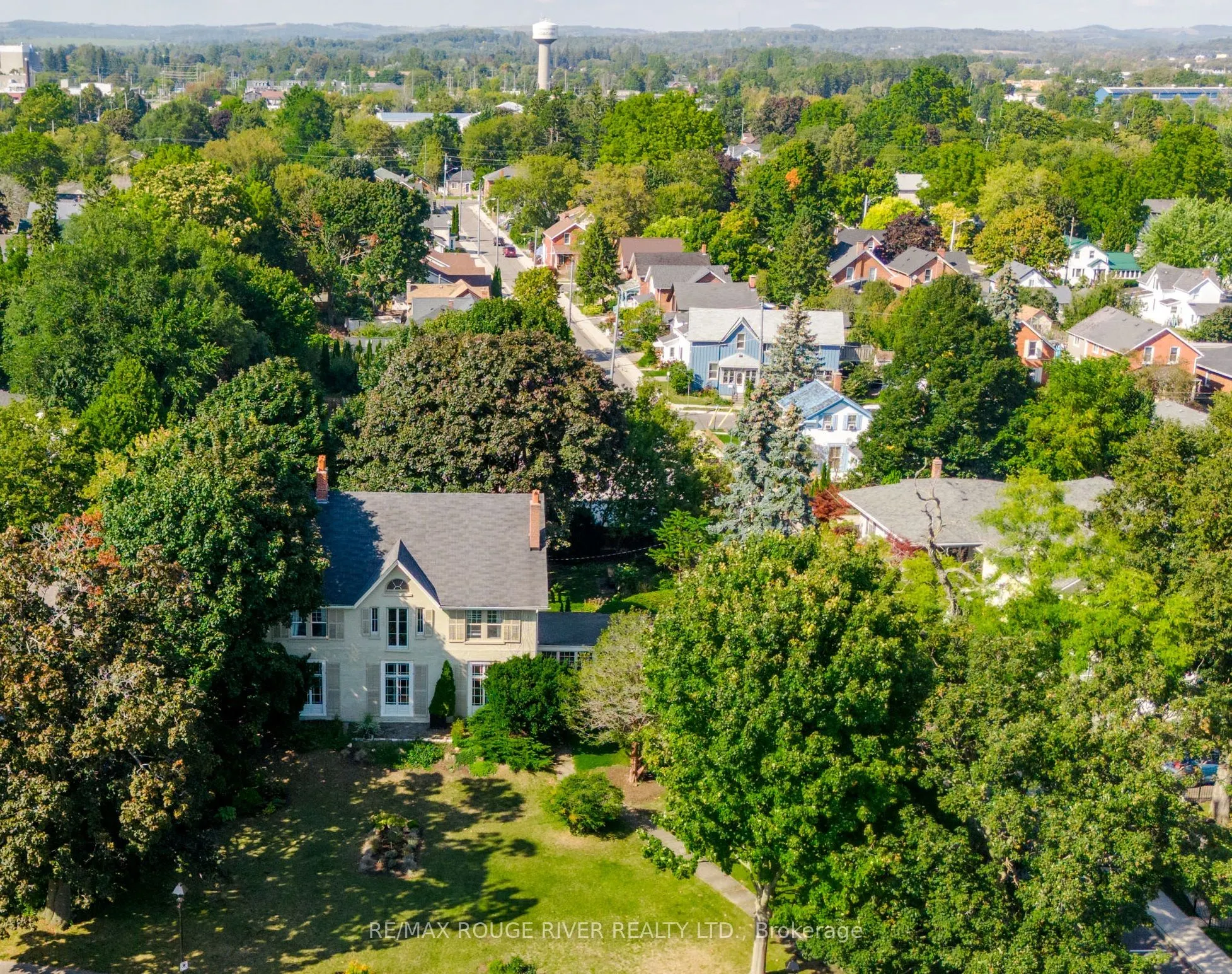 230 King Street W