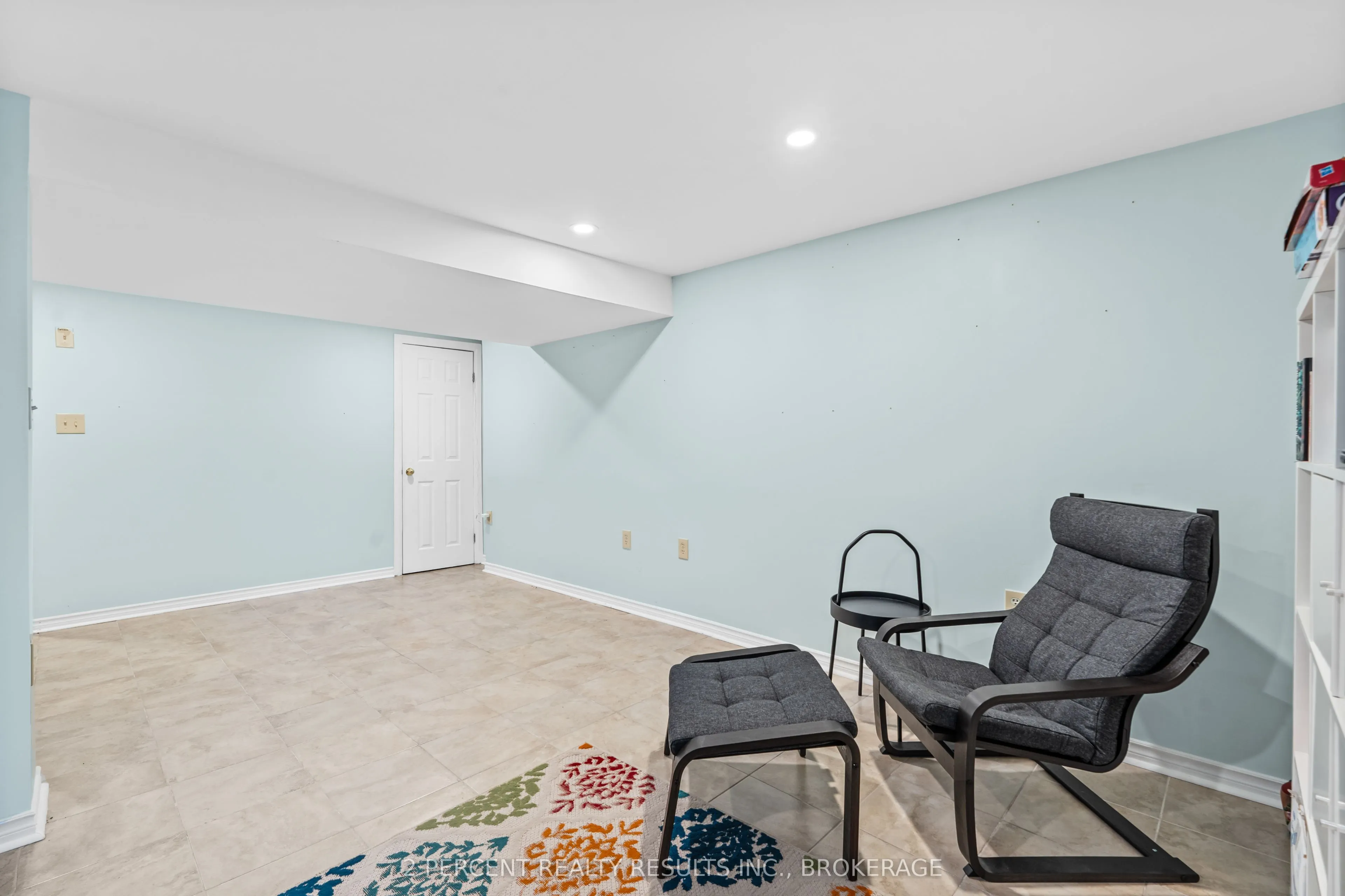 800 Littlestone Crescent