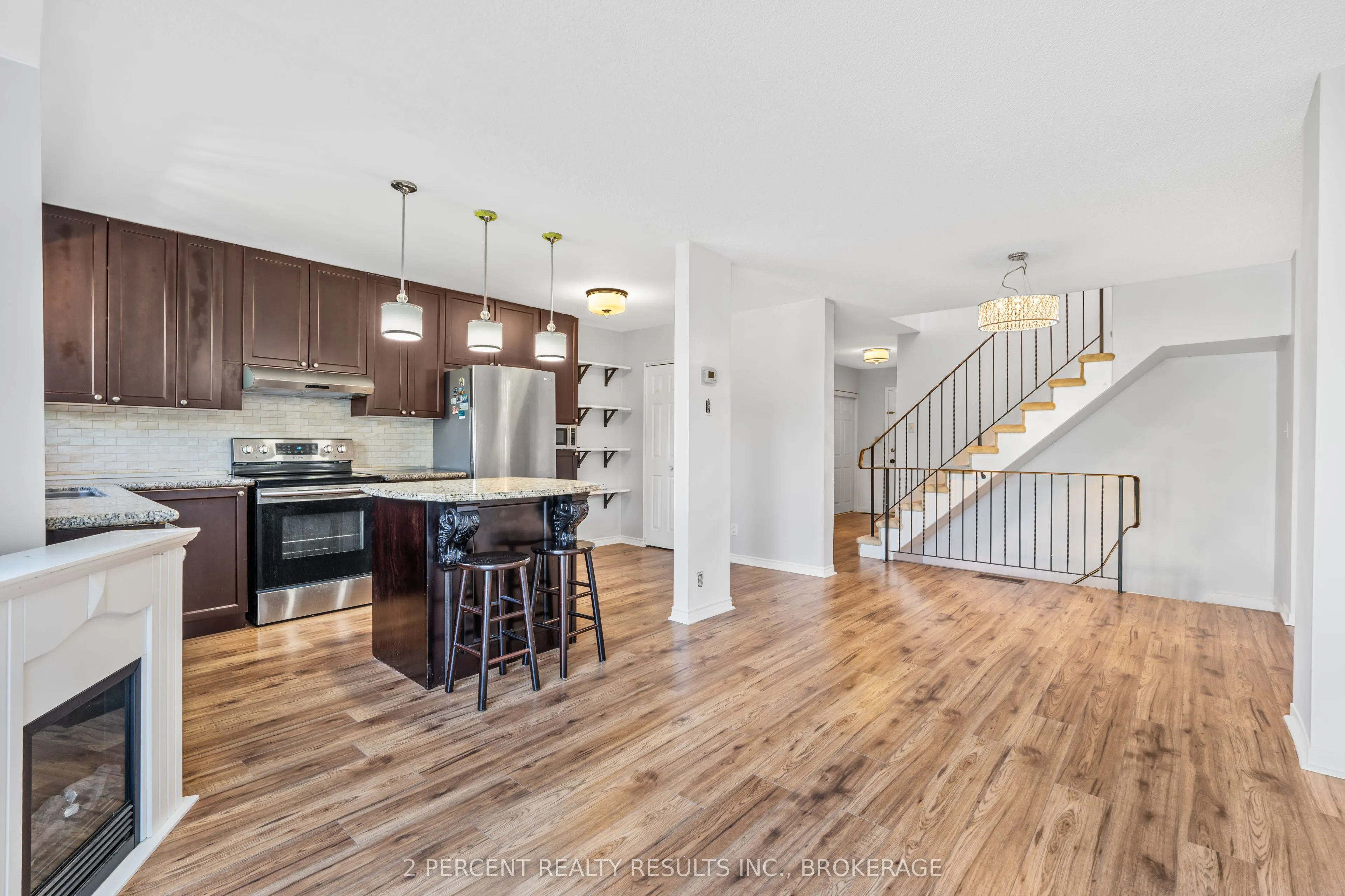 800 Littlestone Crescent