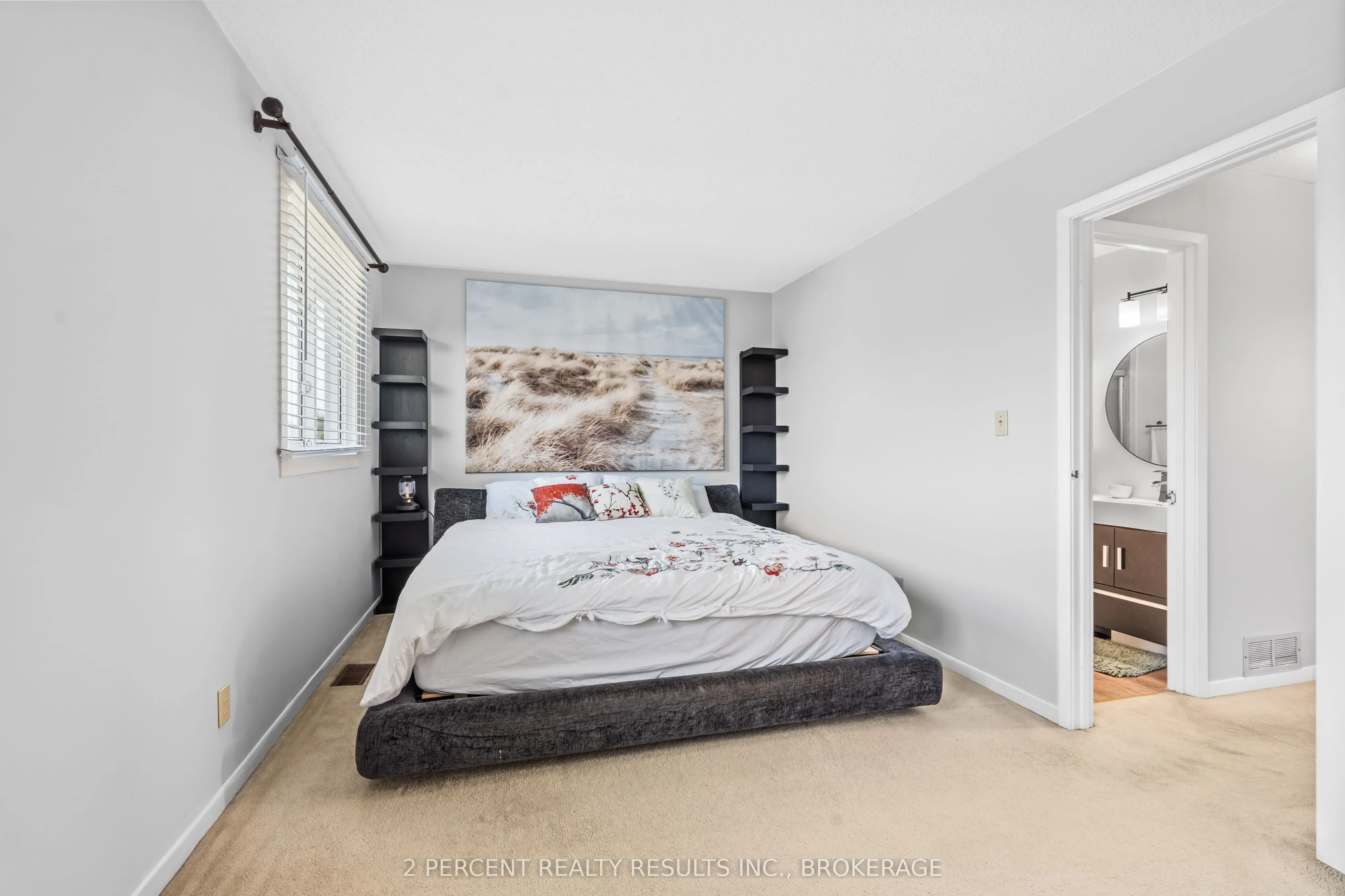 800 Littlestone Crescent